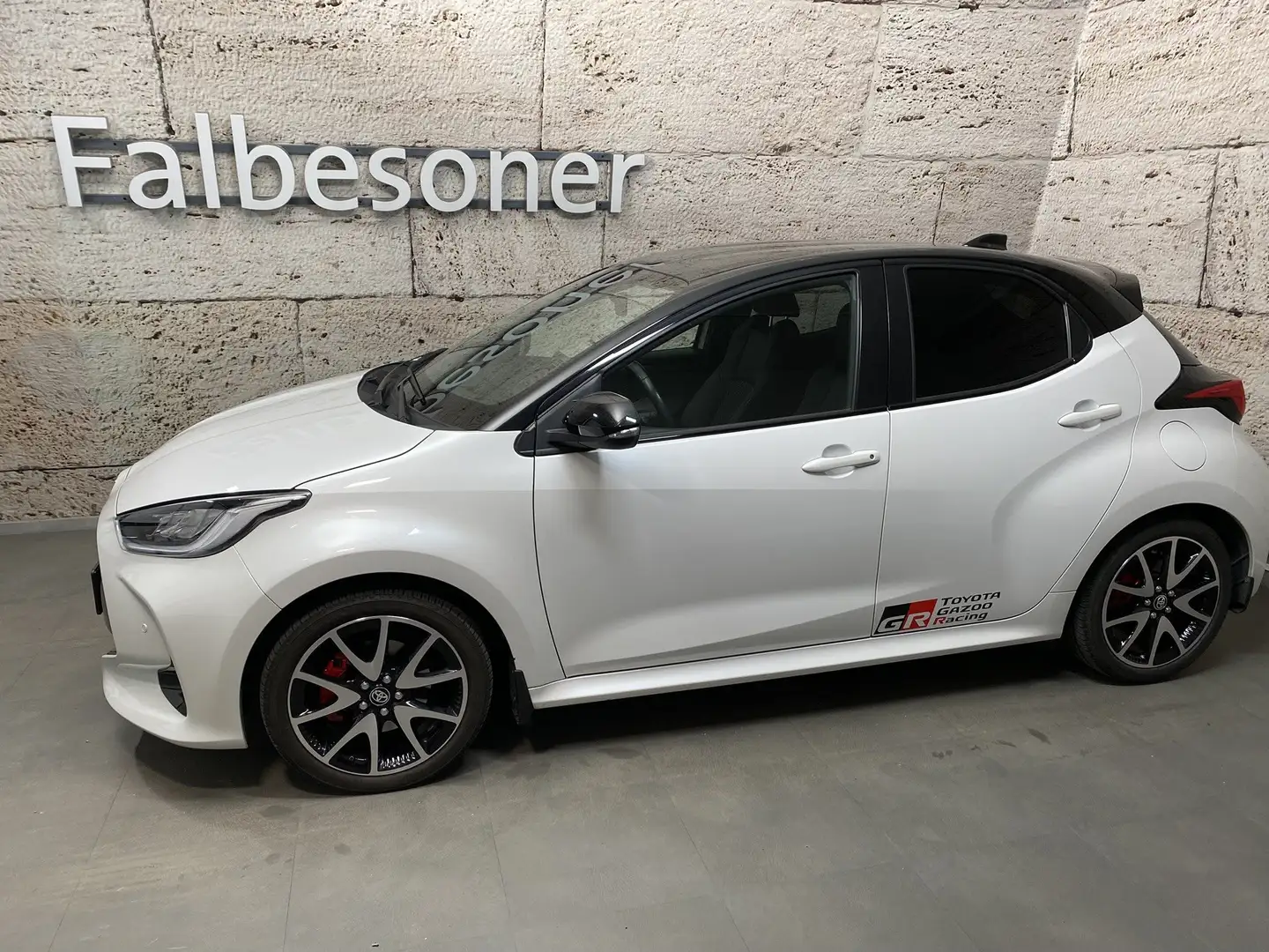Toyota Yaris 1,5 VVT-i Hybrid GR Sport Nero - 2
