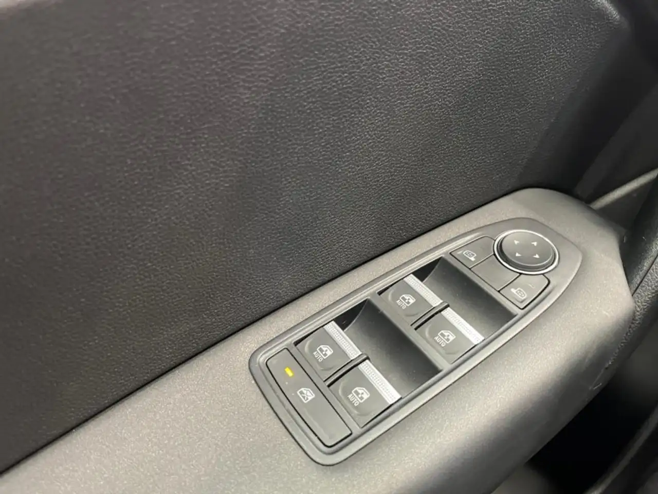 Renault Captur — photo 22