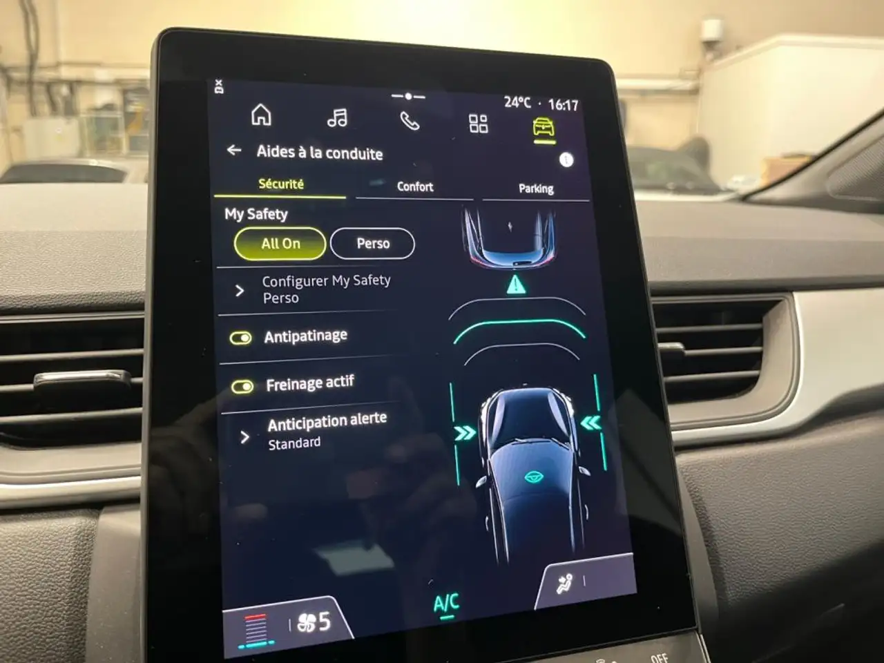 Renault Captur — photo 15