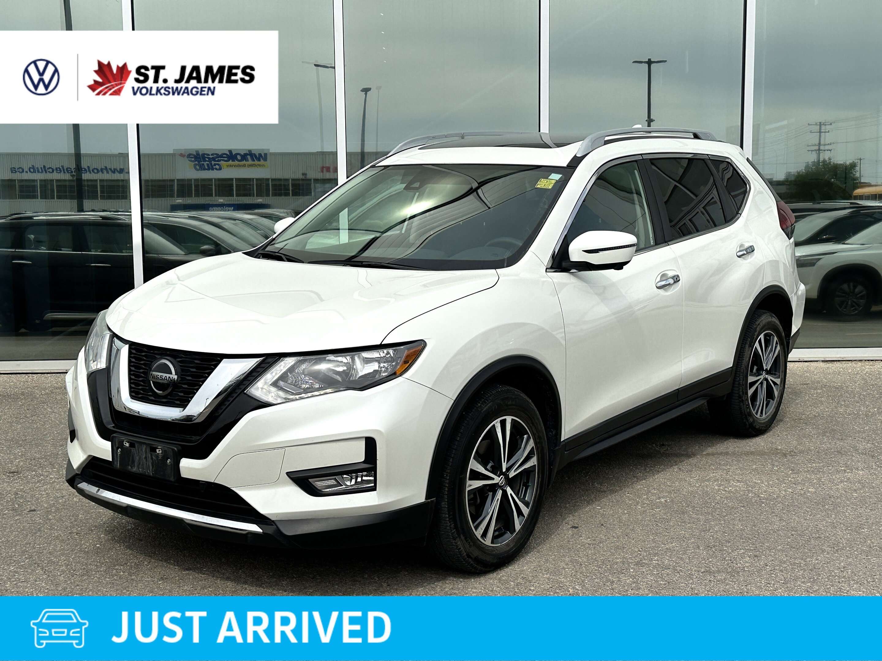 2019 Nissan Rogue SV | CLEAN CARFAX | PANORAMIC MOONROOF |