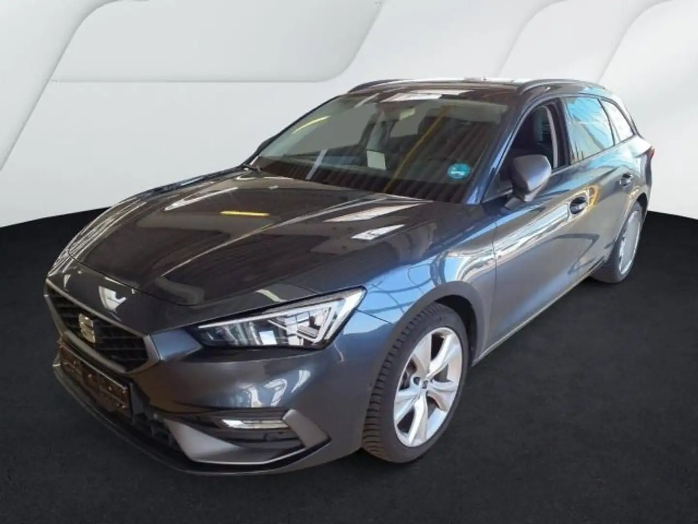 SEAT Leon ST 1.5 eTSI DSG FR-LINE MATRIX+NAVI+ACC+SHZ Grau - 2