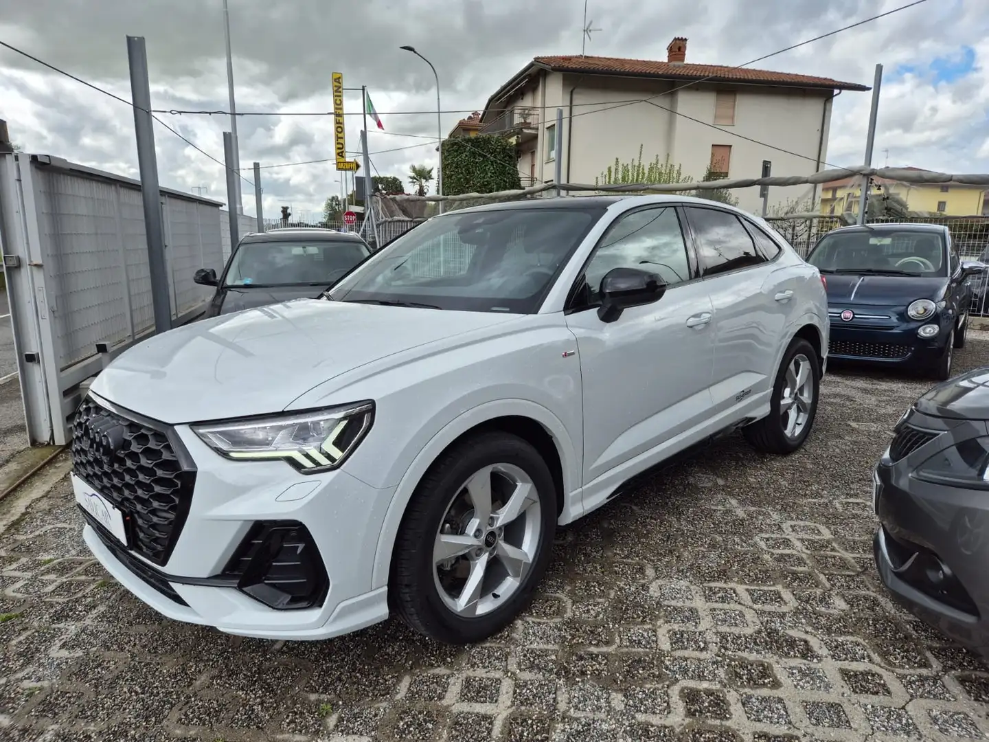 Audi Q3 Sportback 35 1.5 tfsi S line edition s-tronic Weiß - 1