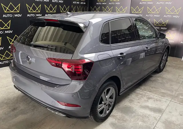 Volkswagen Polo view 4