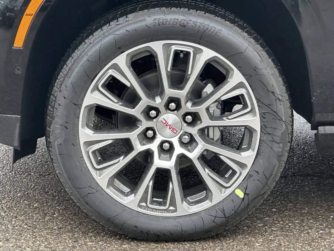 GMC Yukon снимка GMC Yukon