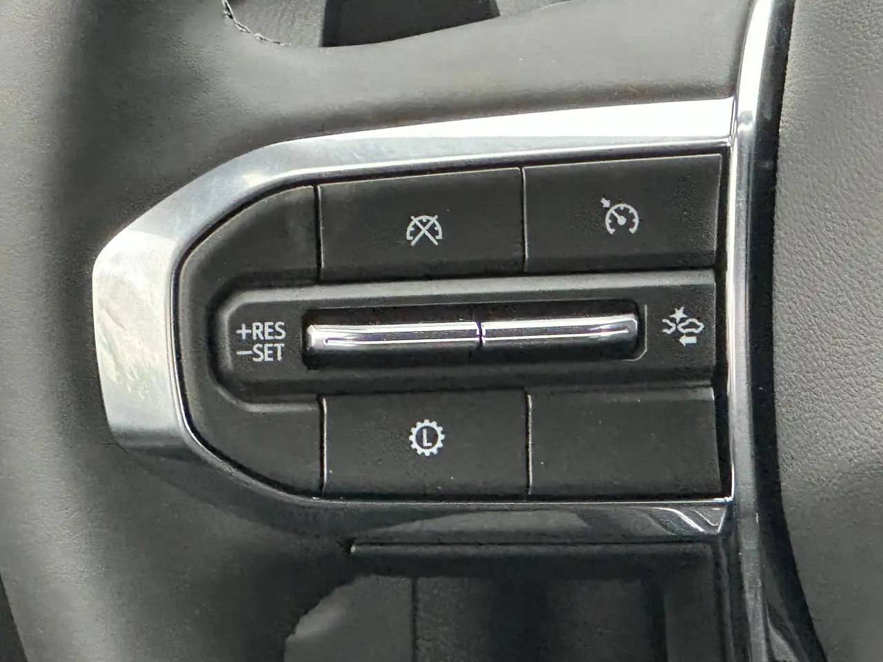GMC Yukon снимка GMC Yukon