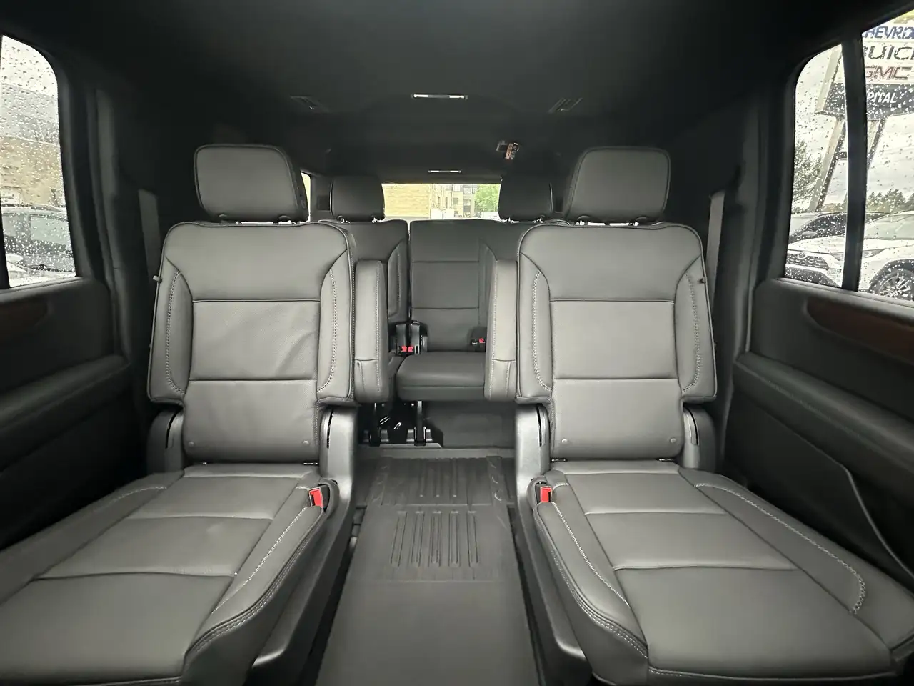 GMC Yukon снимка GMC Yukon
