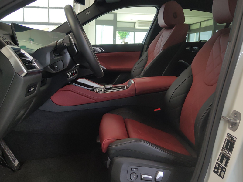 BMW X6 xDrive40d M Sport AHK/SHZ/LED+/hk/PANO/SoftCl — photo 5