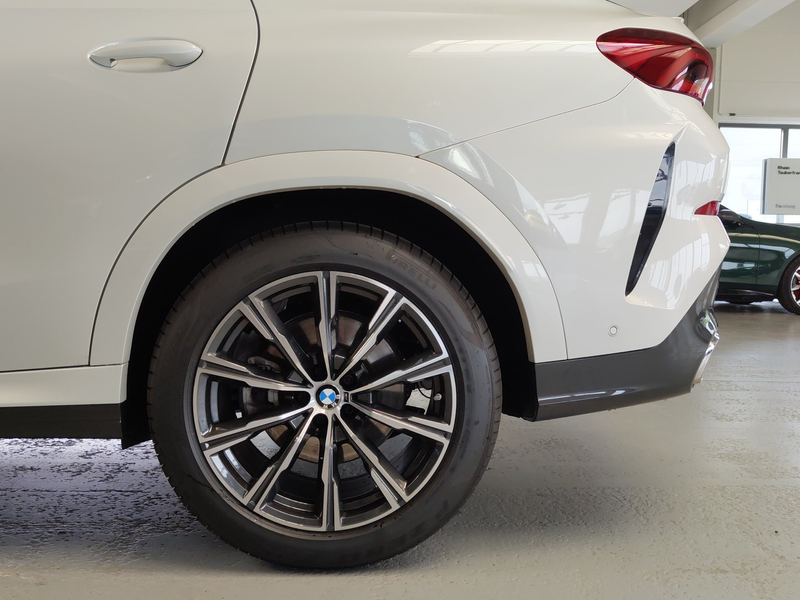 BMW X6 xDrive40d M Sport AHK/SHZ/LED+/hk/PANO/SoftCl — photo 12