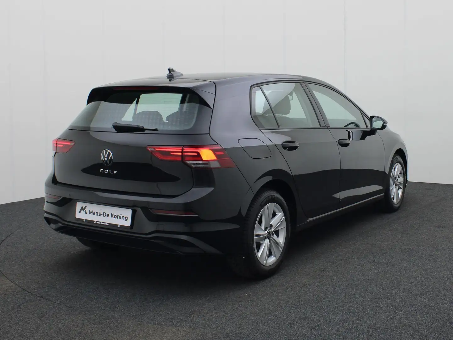 Volkswagen Golf 1.5TSI/130PK Life · Navigatie · Keyless · Stoel- & Zwart - 2