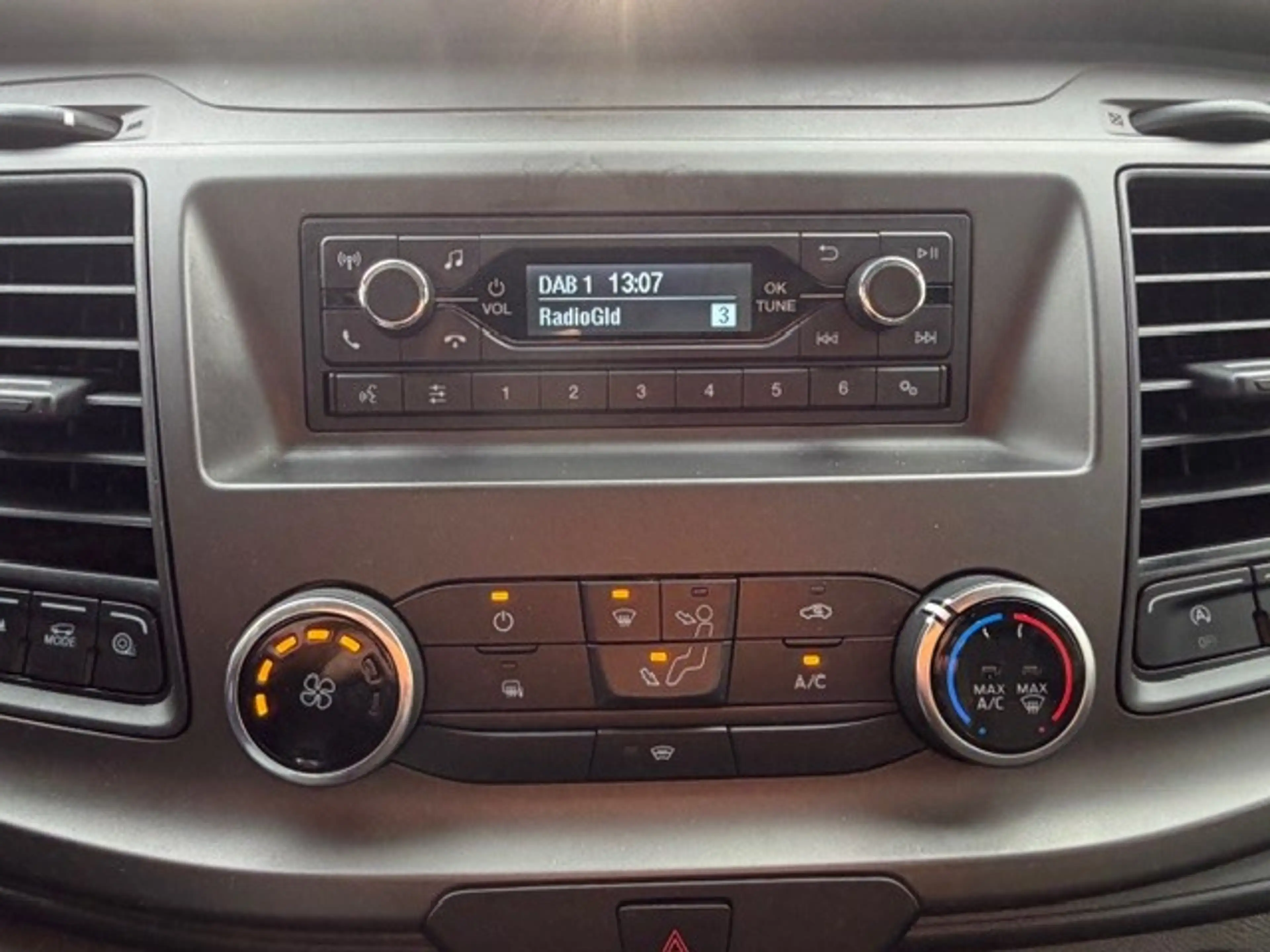 Ford Transit Custom 300 2.0 TDCI L2H1 Trend AIRCO I PDC I 3-ZITS I 1e — photo 15