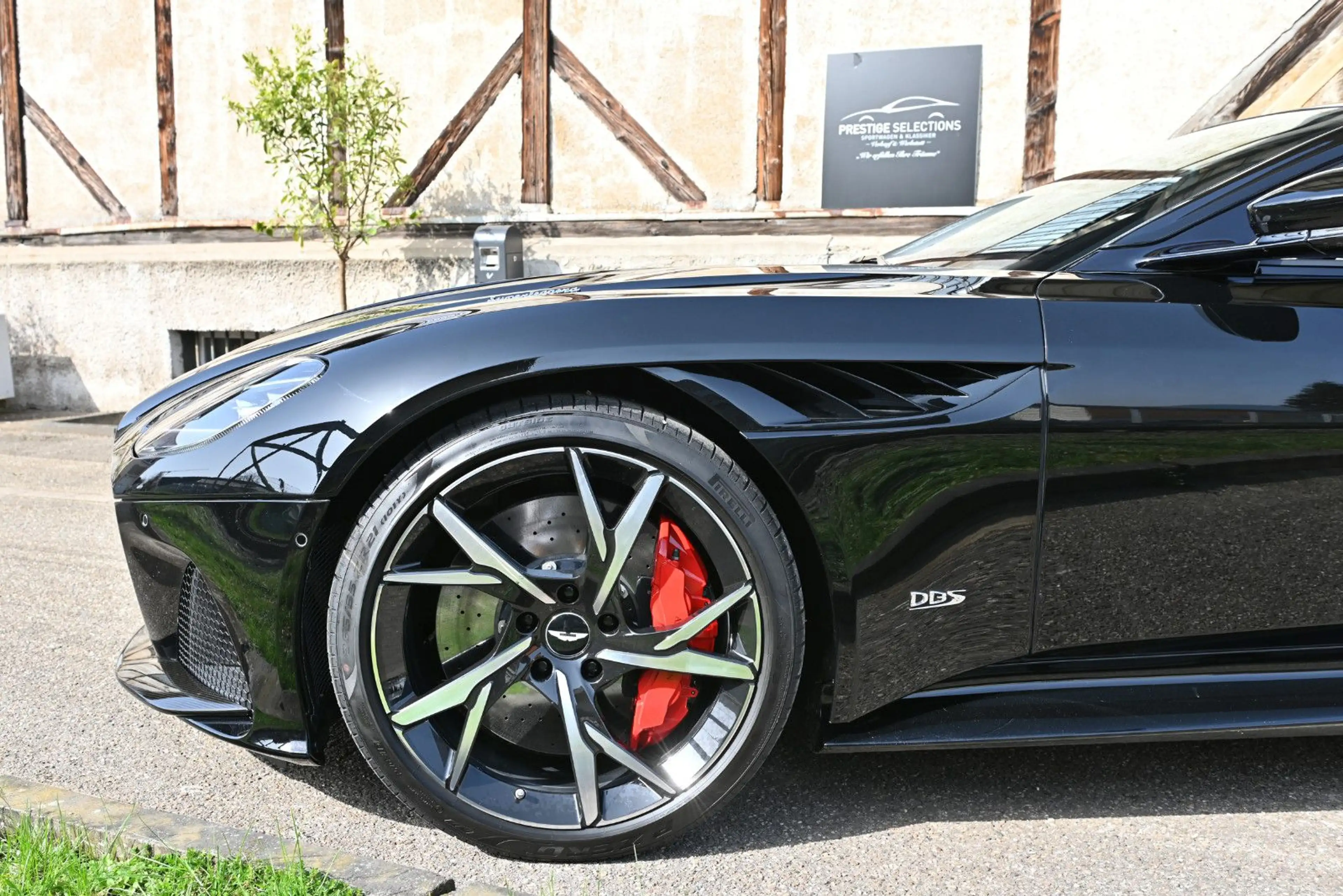 Aston Martin DBS /Carbonpaket Innen&Außen/SH&SL/1a/1.HD — photo 8
