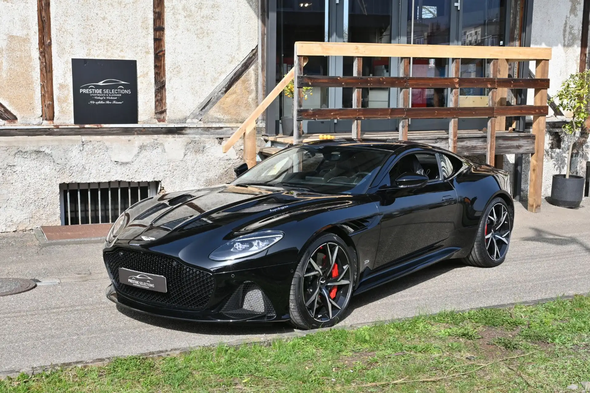애스턴마틴 DBS Coupe 2019 검정 사진 1