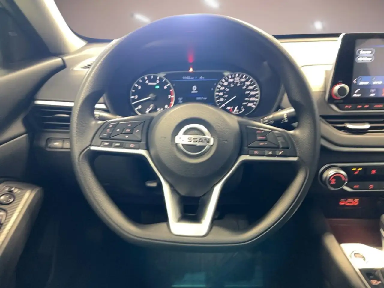 Nissan Altima снимка Nissan Altima