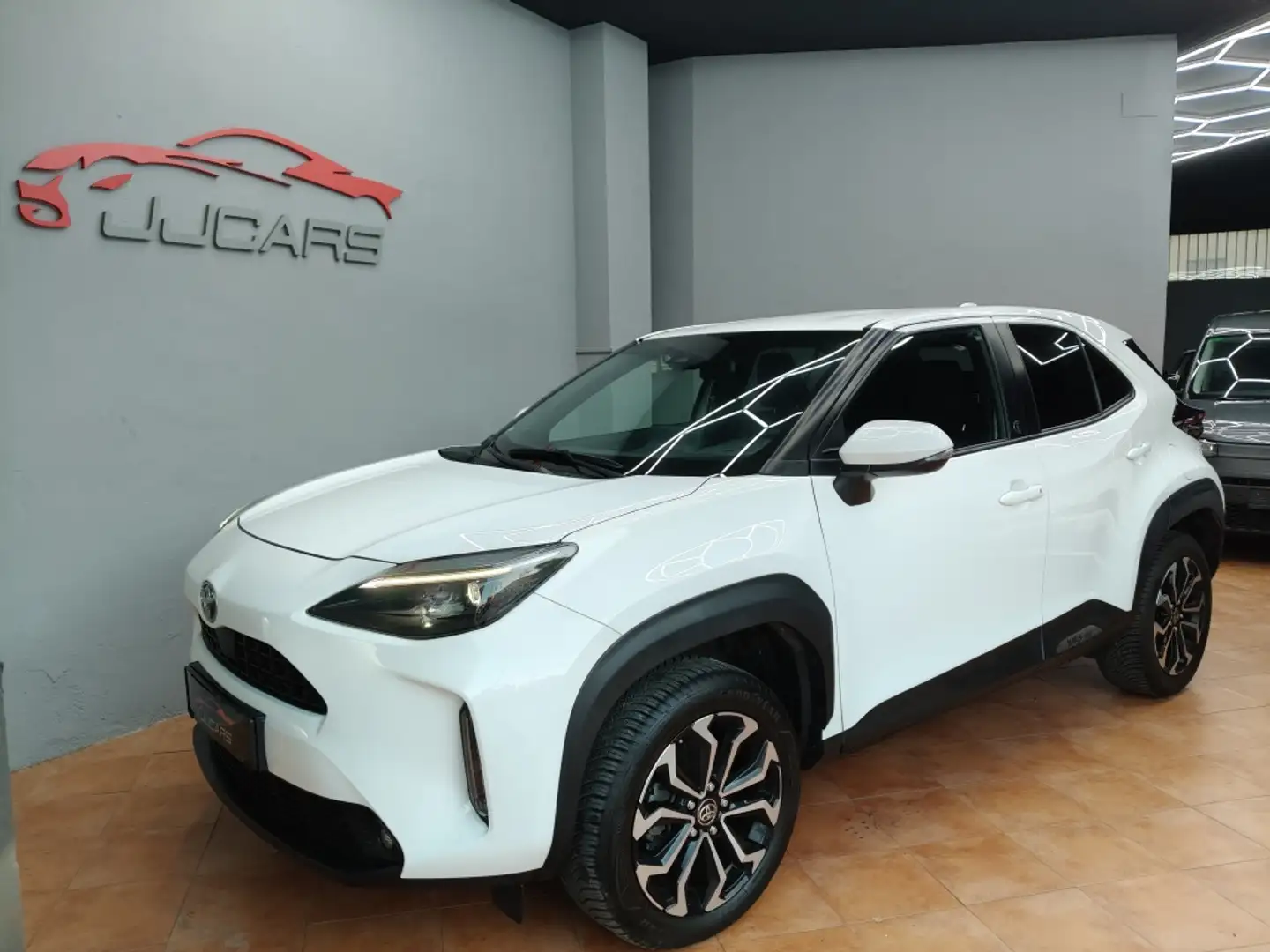 Toyota Yaris Cross 120H Style Plus Blanco - 1