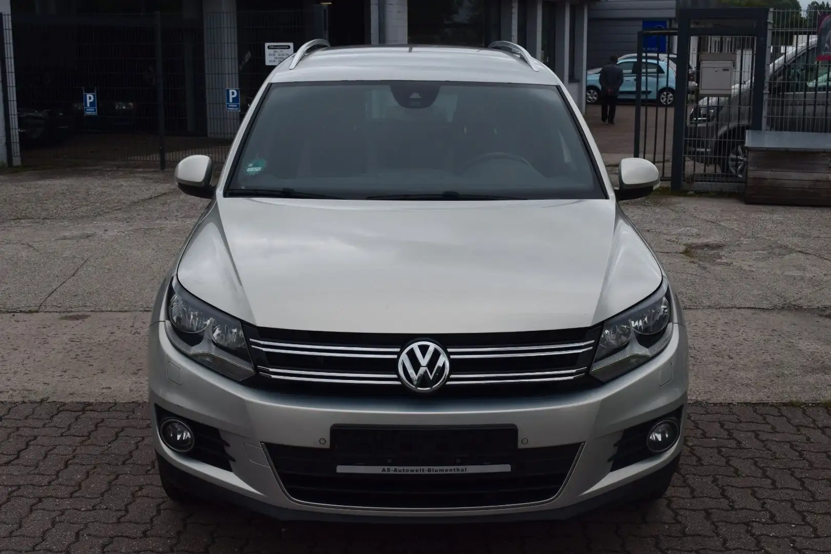 Volkswagen Tiguan Life BMT *VOLL SCHECKHEFT*PDC*2.HAND Oro - 2