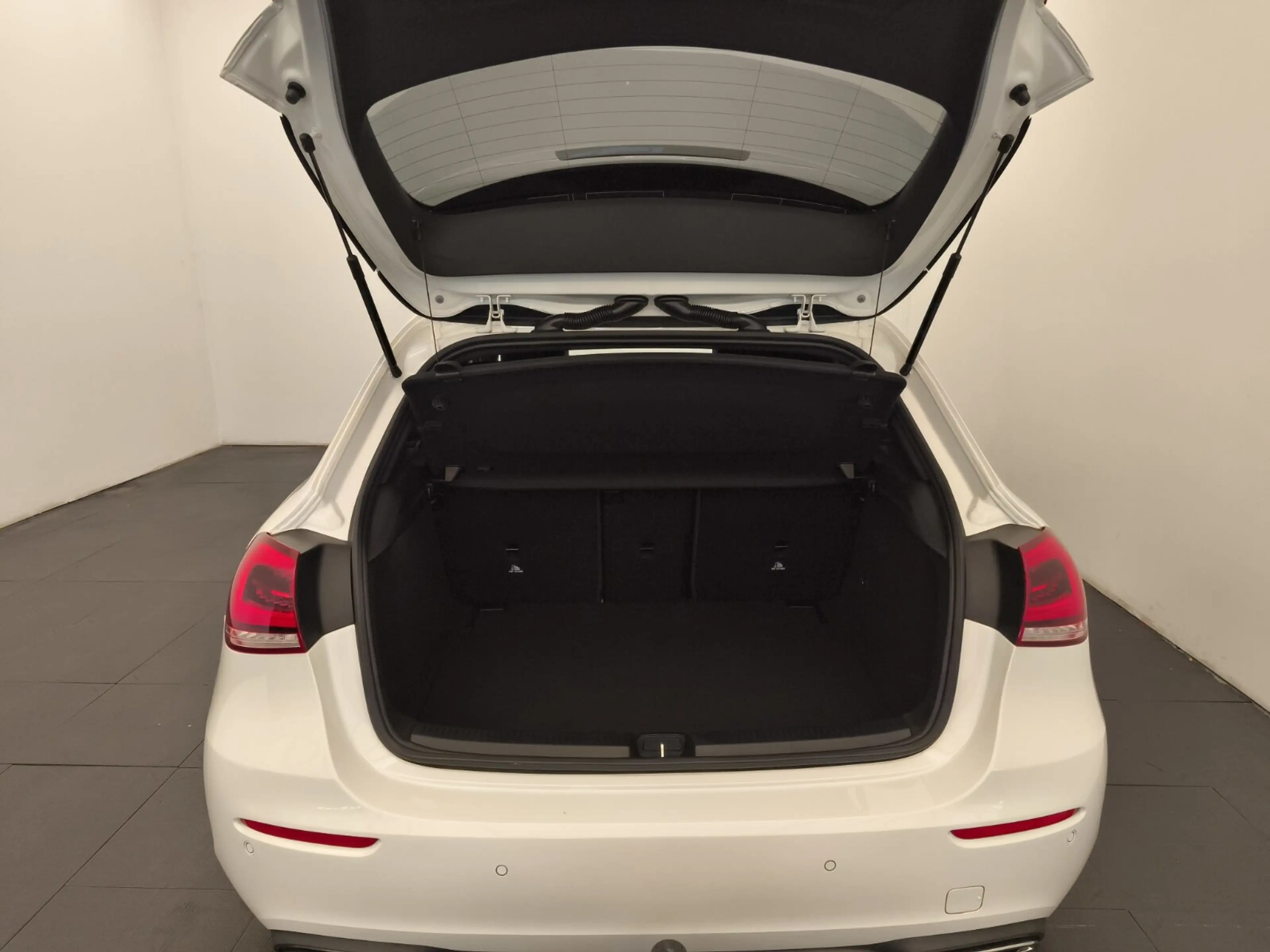 Mercedes-Benz A 180 A 180 Progressive LED AHK DAB Carplay MBUX High — photo 10