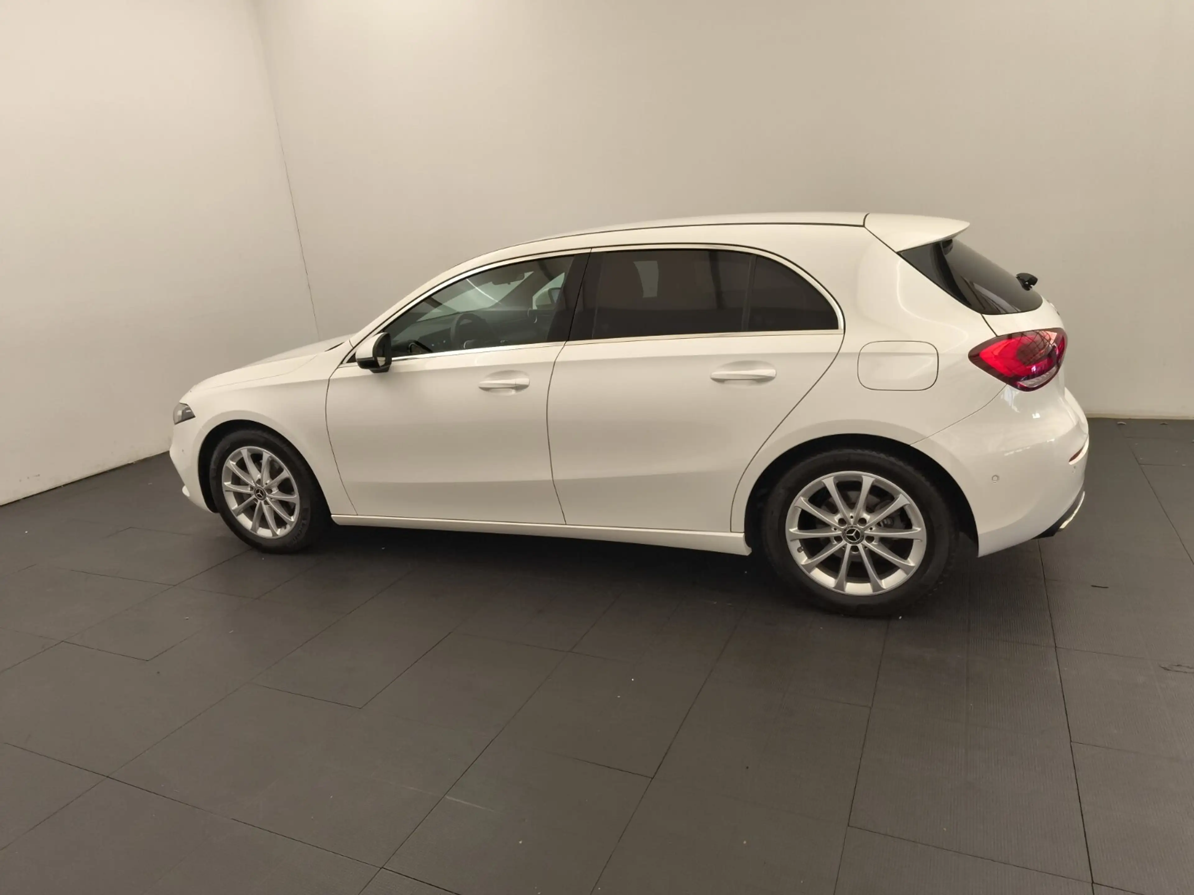 Mercedes-Benz A 180 A 180 Progressive LED AHK DAB Carplay MBUX High — photo 8