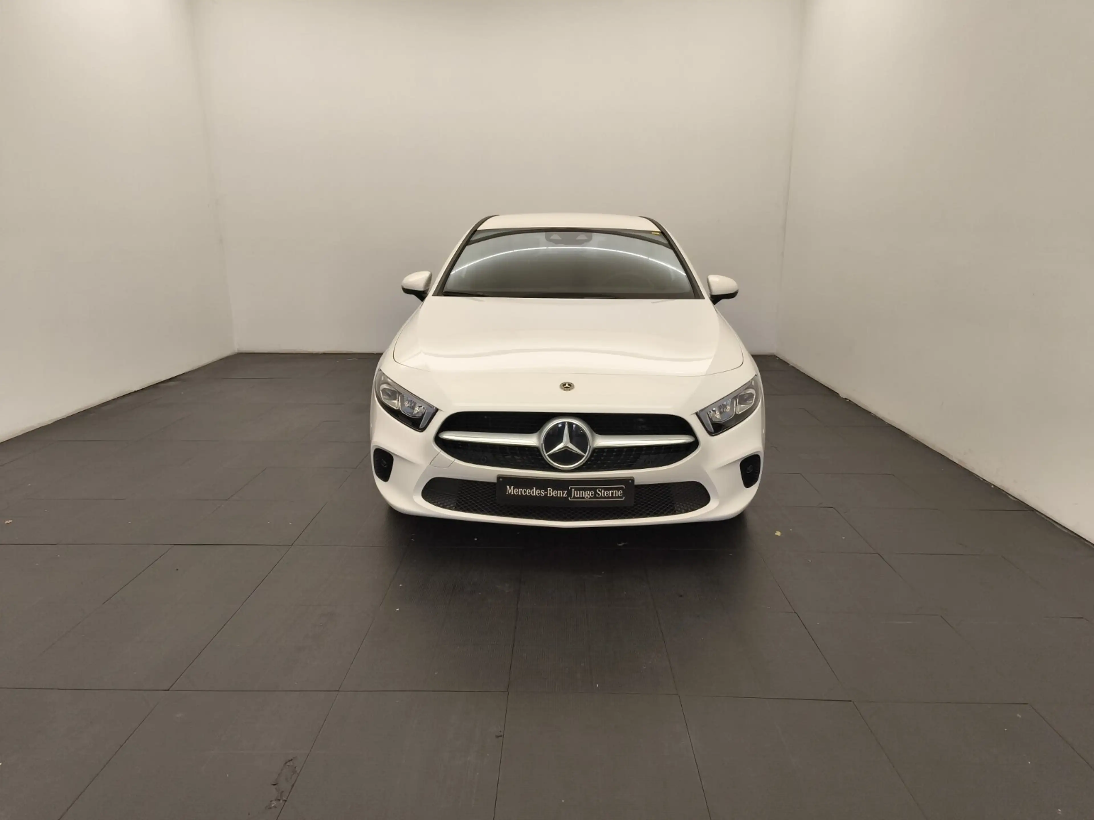 Mercedes-Benz A 180 A 180 Progressive LED AHK DAB Carplay MBUX High — photo 2