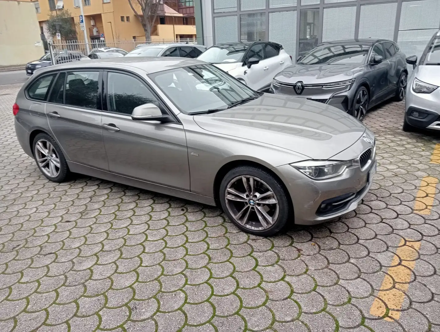BMW 318 318 D sport touring steptronic Beige - 1