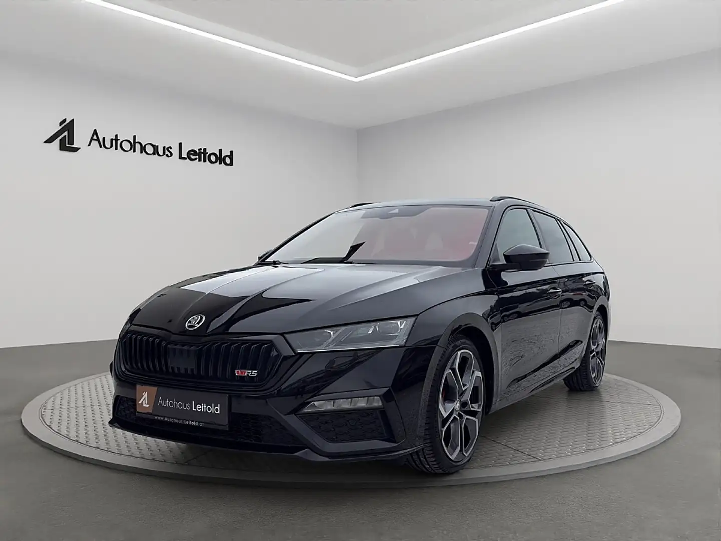 Skoda Octavia Combi 2,0 TDI RS PLUS DSG MATRIX LED ACC DCC LE... Schwarz - 1
