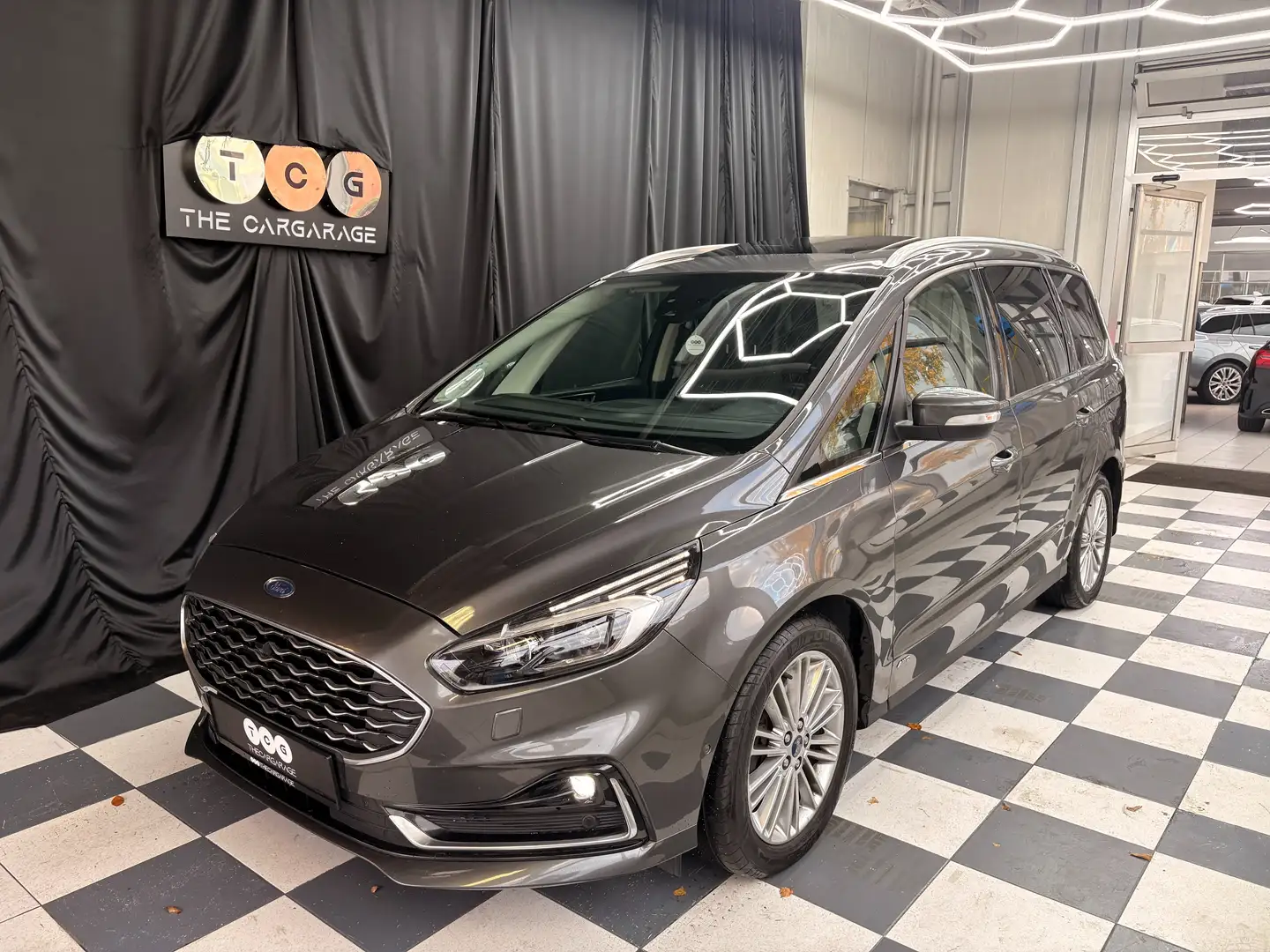 Ford Galaxy Vignale AWD 7 Sitzer 1.Besitz Gris - 1