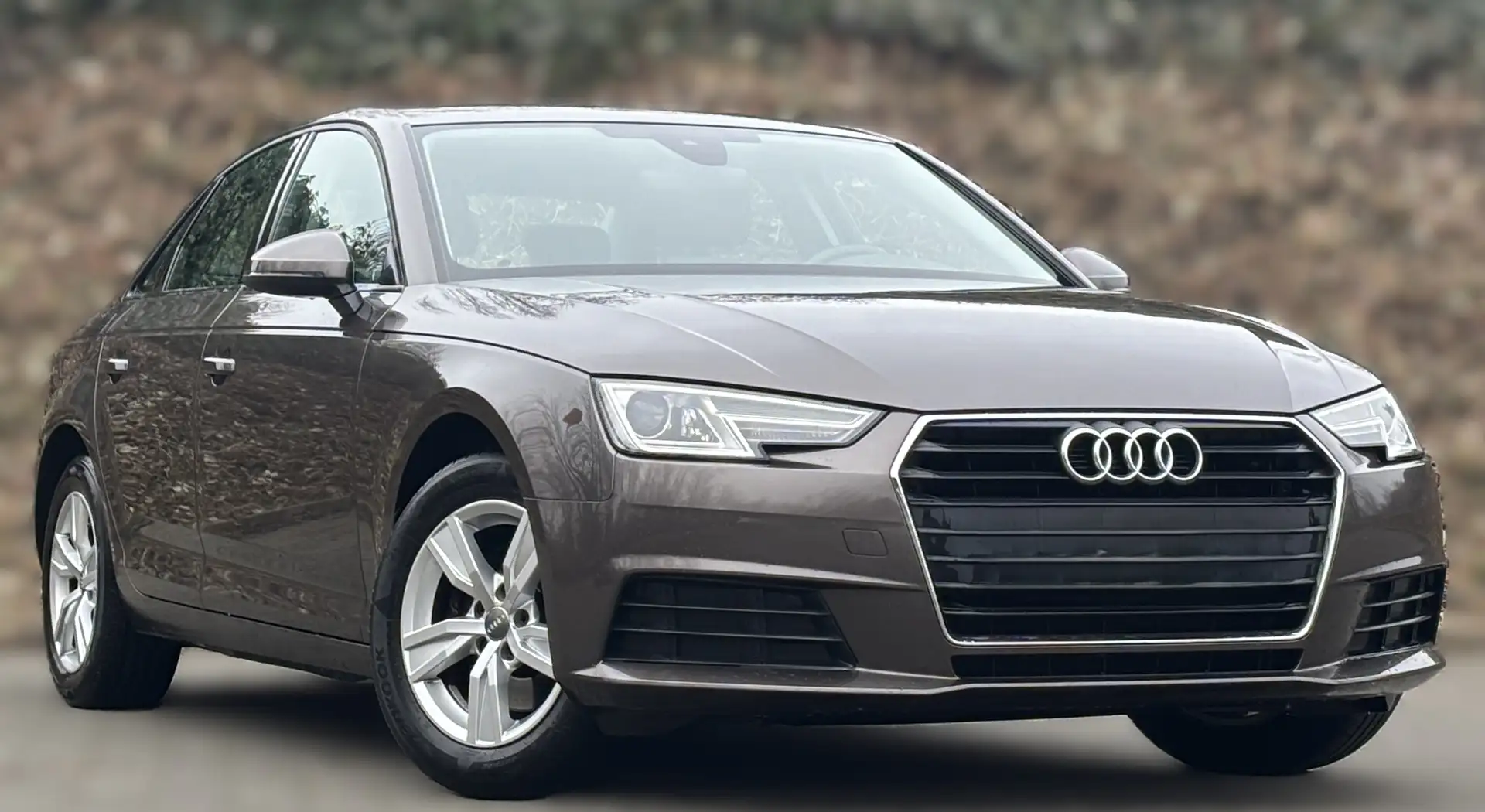 Audi A4 Lim. Automatik Xenon Tempomat Braun - 1