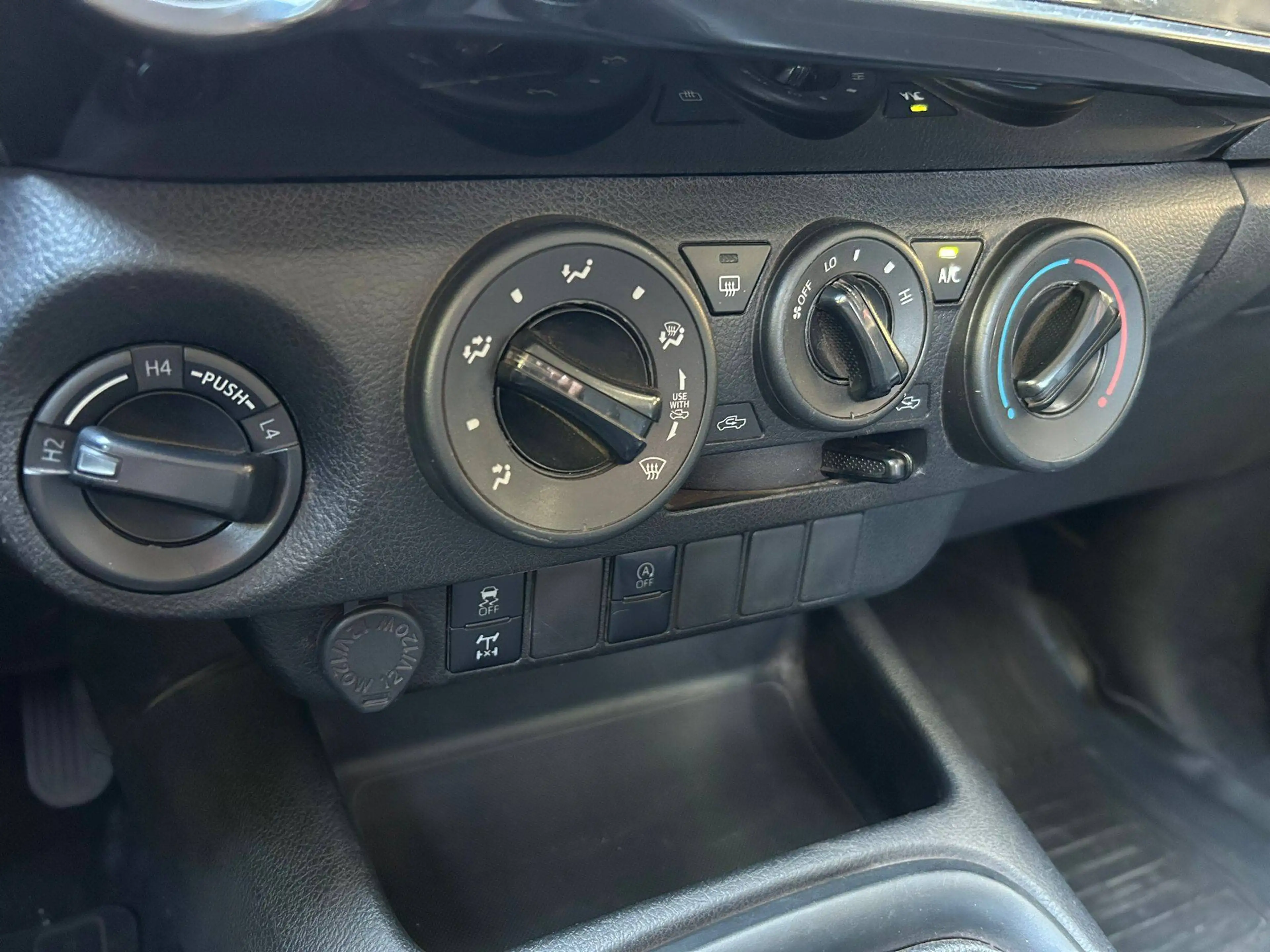 Toyota Hilux Hilux 2.4 D-4D 4WD — photo 11