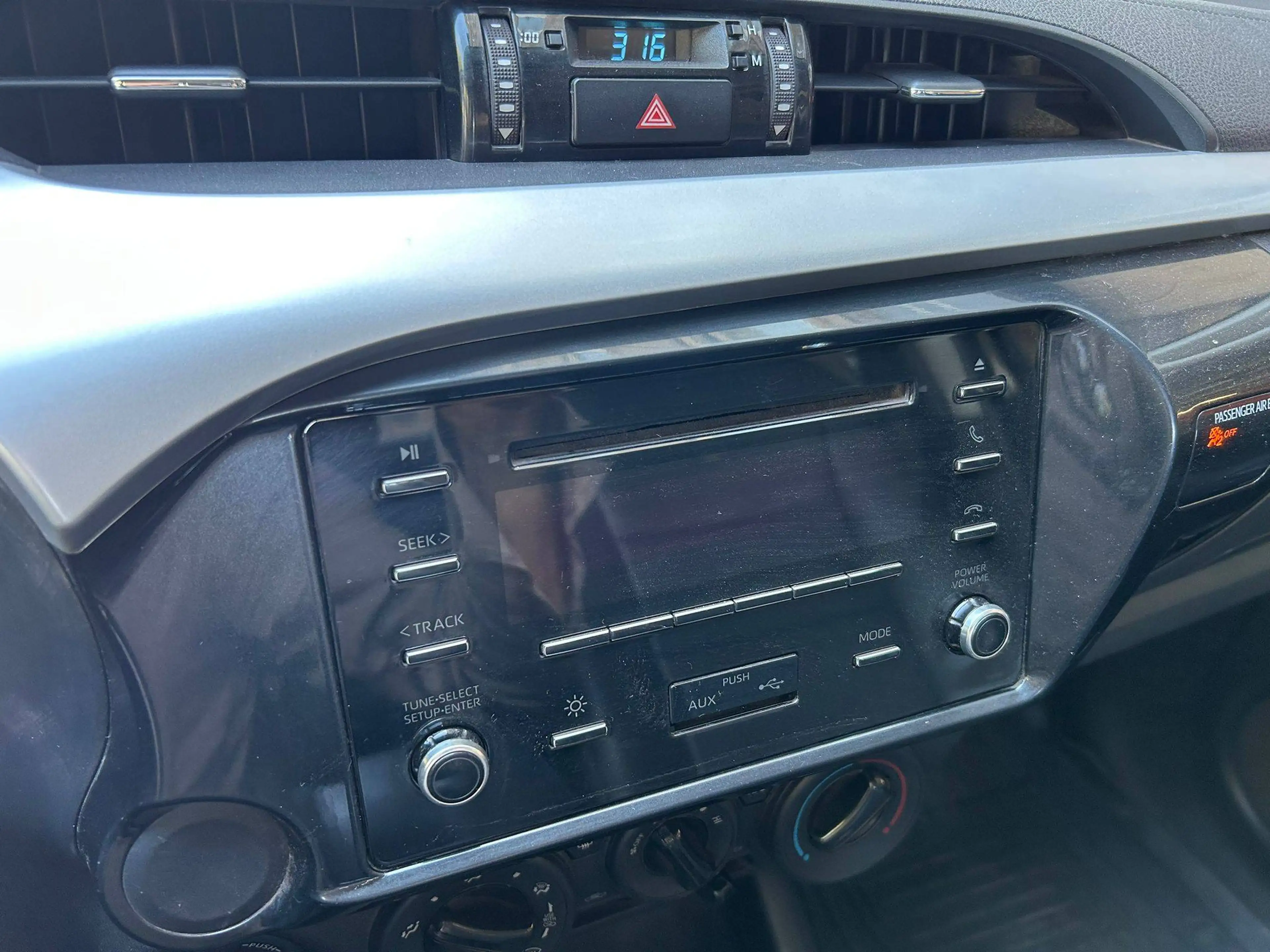 Toyota Hilux Hilux 2.4 D-4D 4WD — photo 12