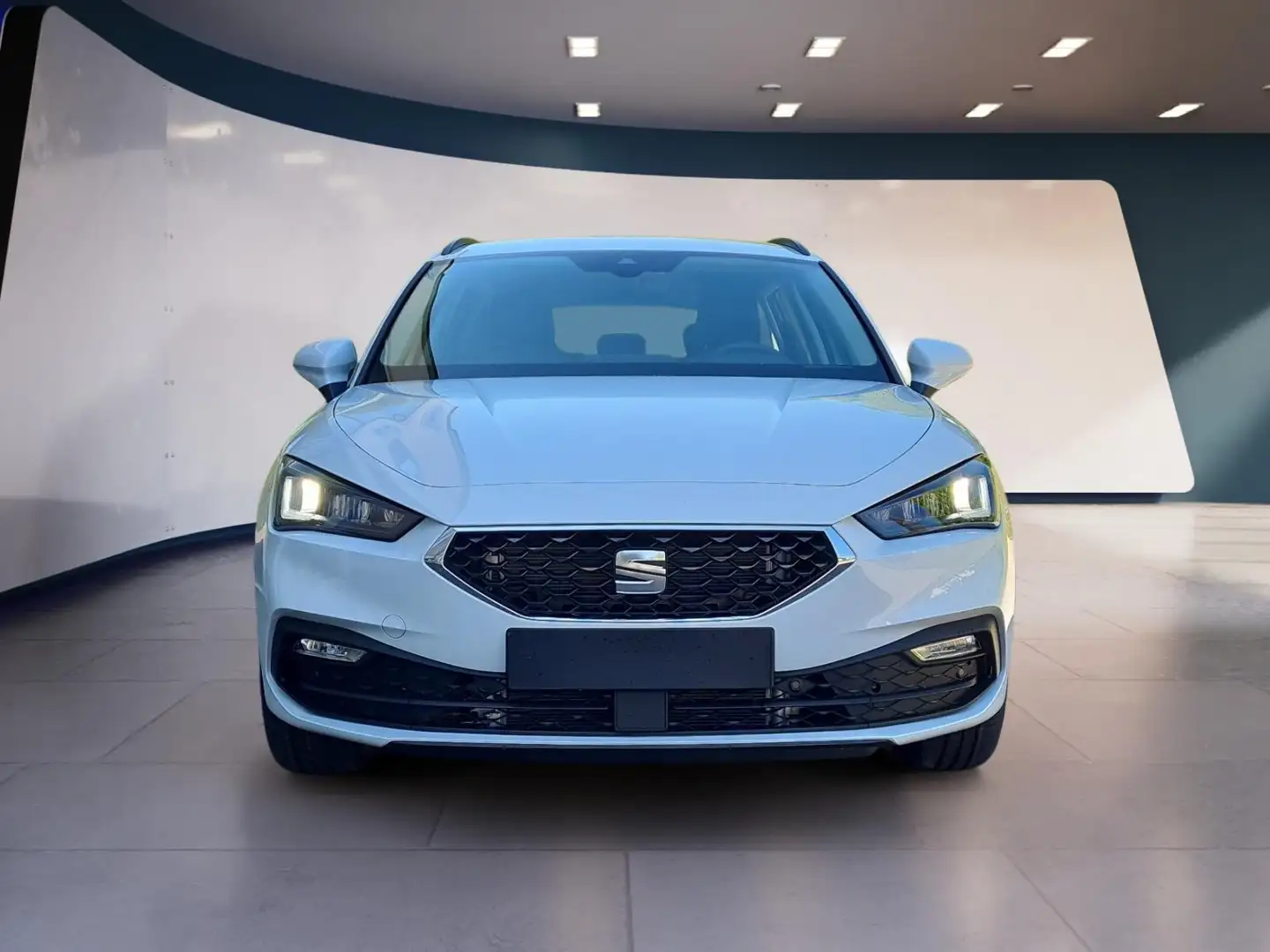 SEAT Leon Sportstourer 1.5 eTSI 110 kW Style ST 1.5eTSI D... Weiß - 2