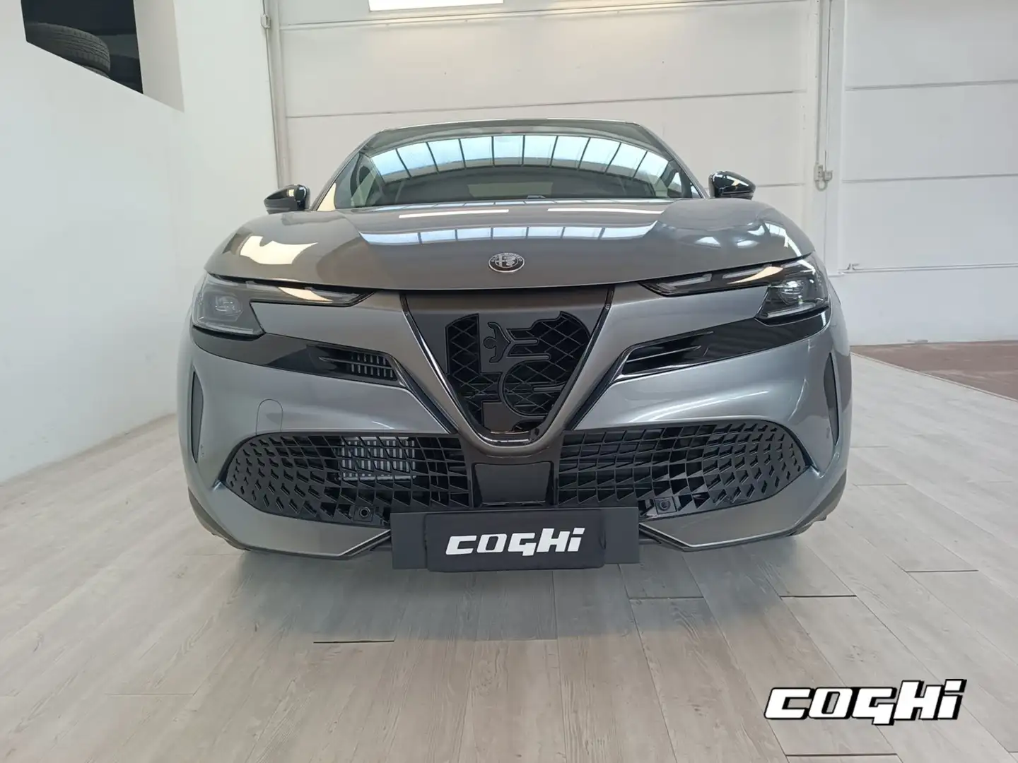 Alfa Romeo Junior 1.2 136 CV Hybrid eDCT6 Speciale Grau - 2