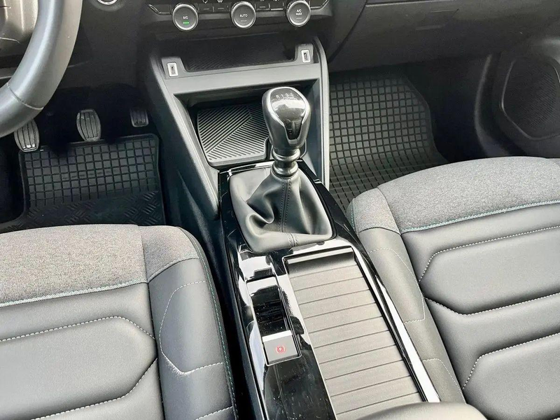 Citroen C4 Shine *LEDER*NAVI*KAMERA*HEAD-UP* — photo 9