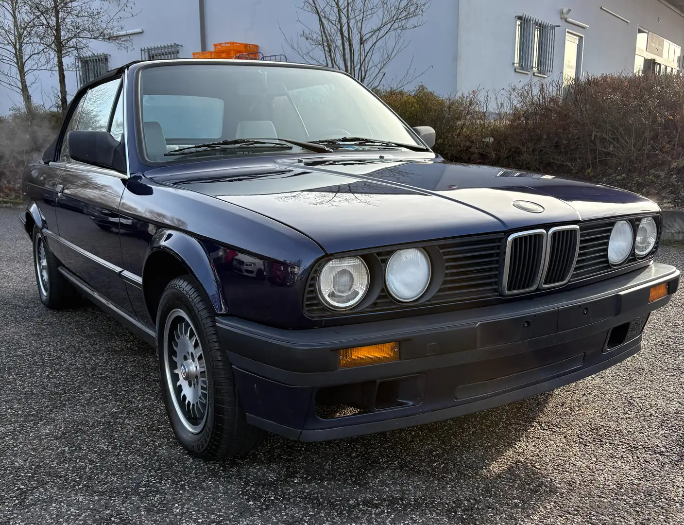 BMW 318 E30 Cabrio H-Zulassung, Verdeck neu Blau - 2