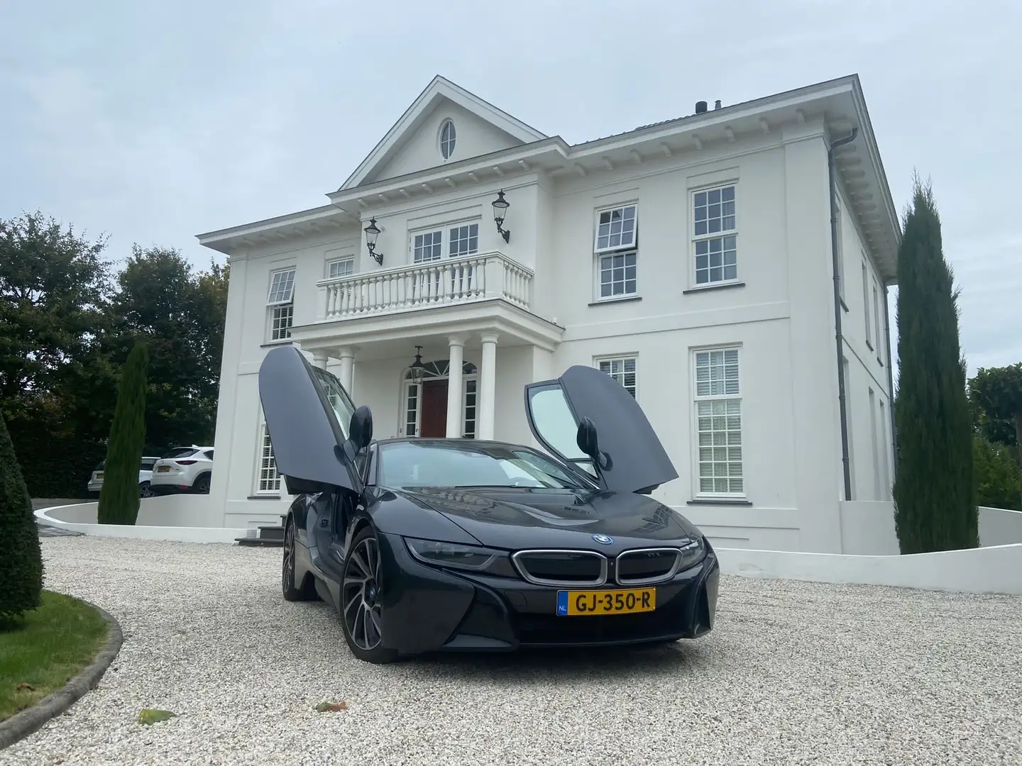 BMW i8 1.5 First Edition Grijs - 1