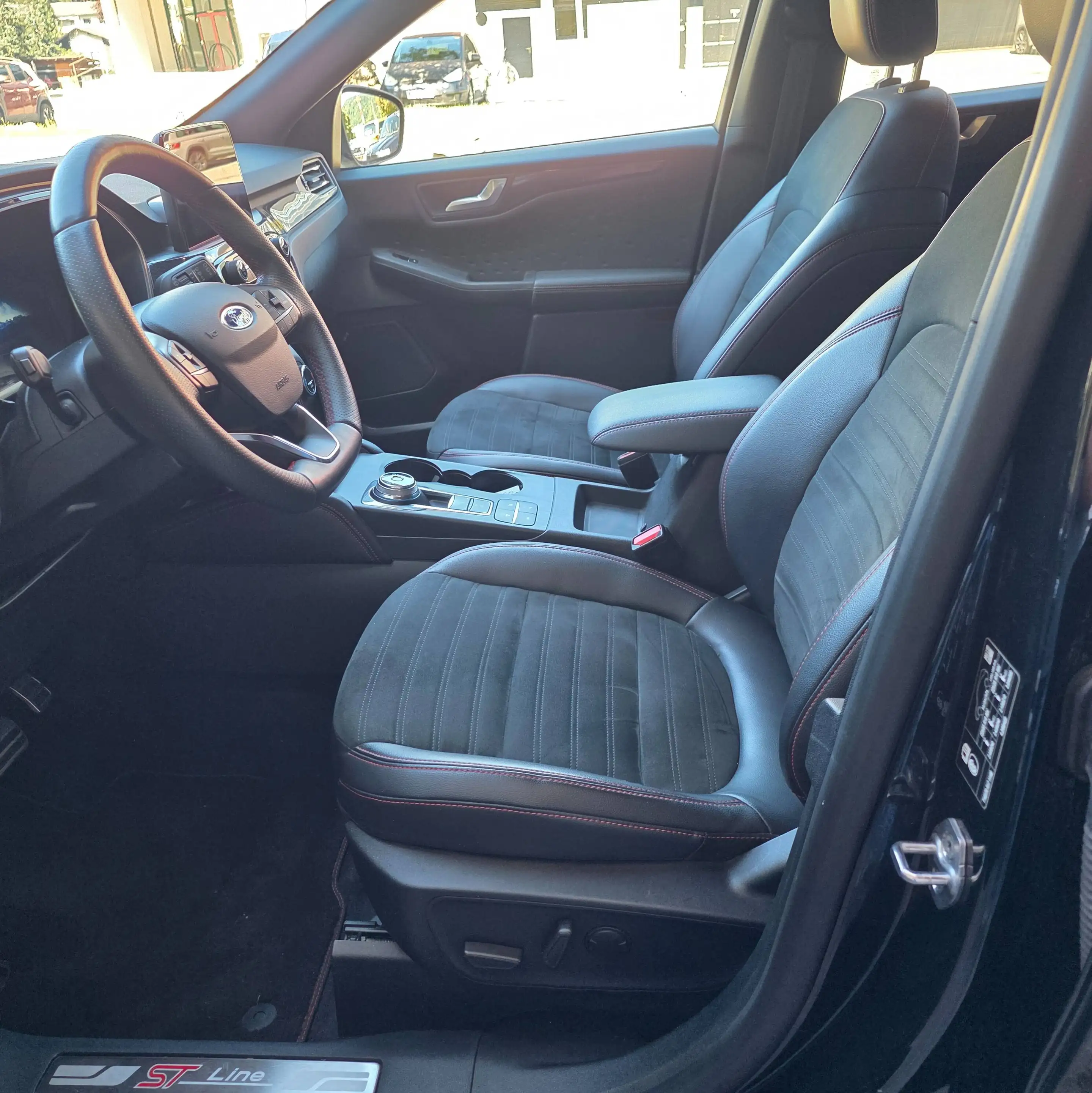 Ford Kuga Plug-In Hybrid ST-Line X — photo 5