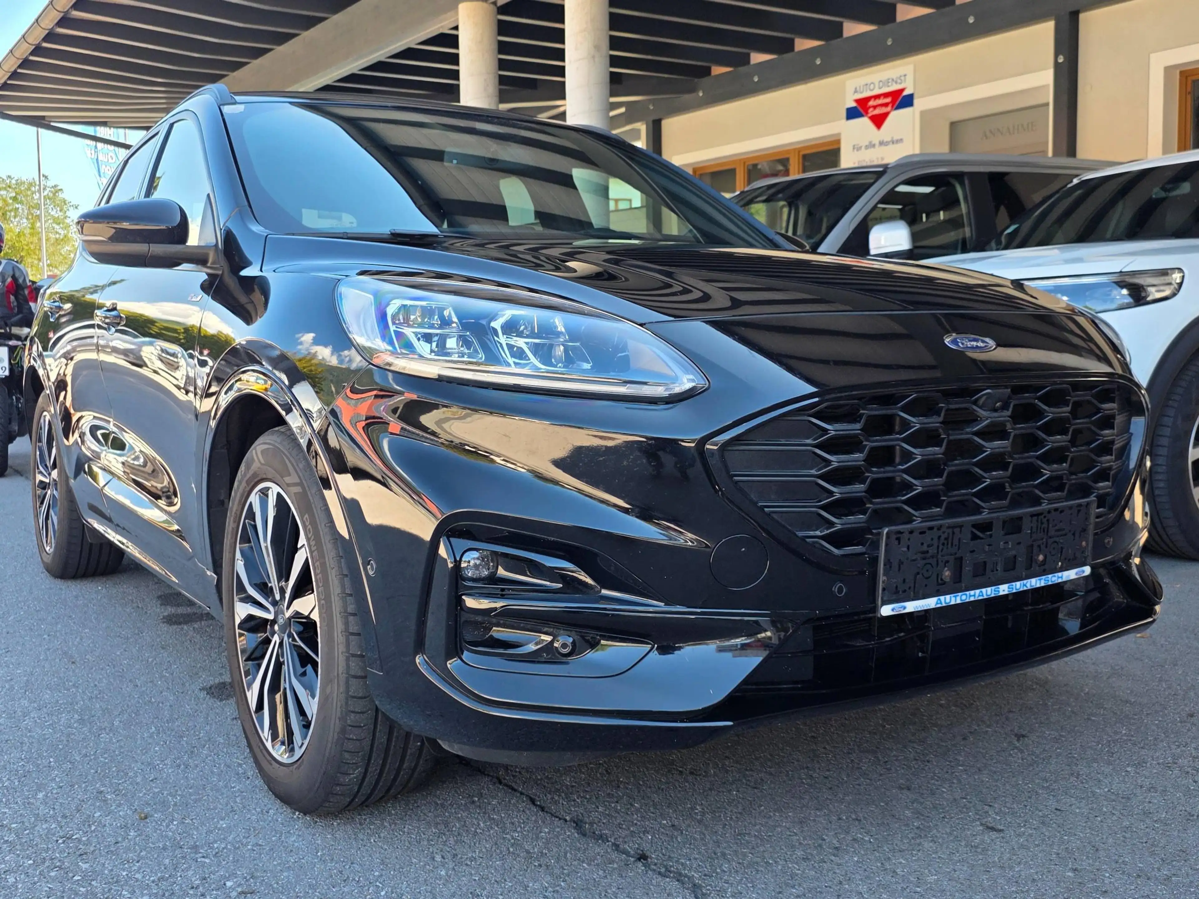 Ford Kuga Plug-In Hybrid ST-Line X — photo 4