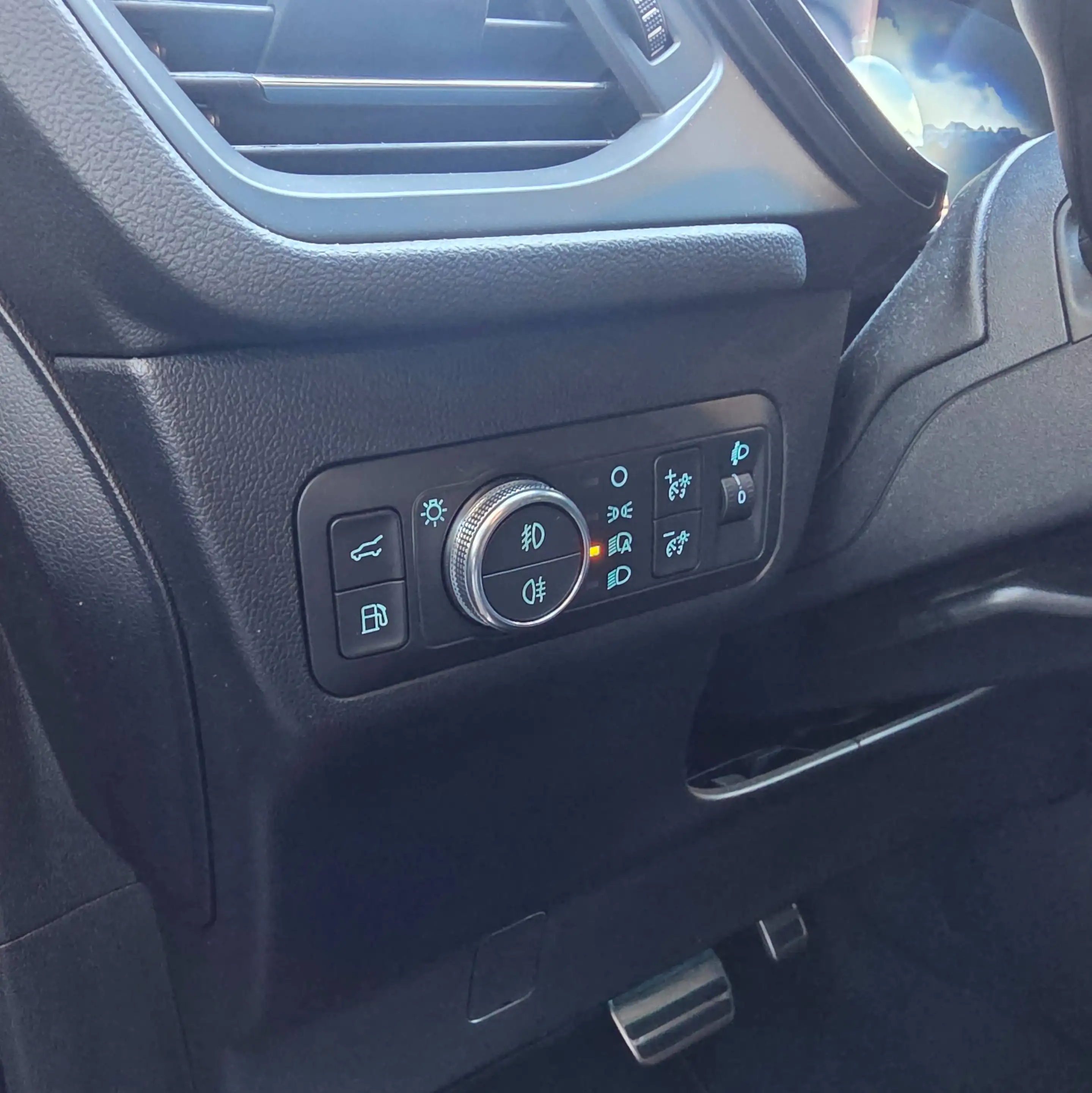 Ford Kuga Plug-In Hybrid ST-Line X — photo 10