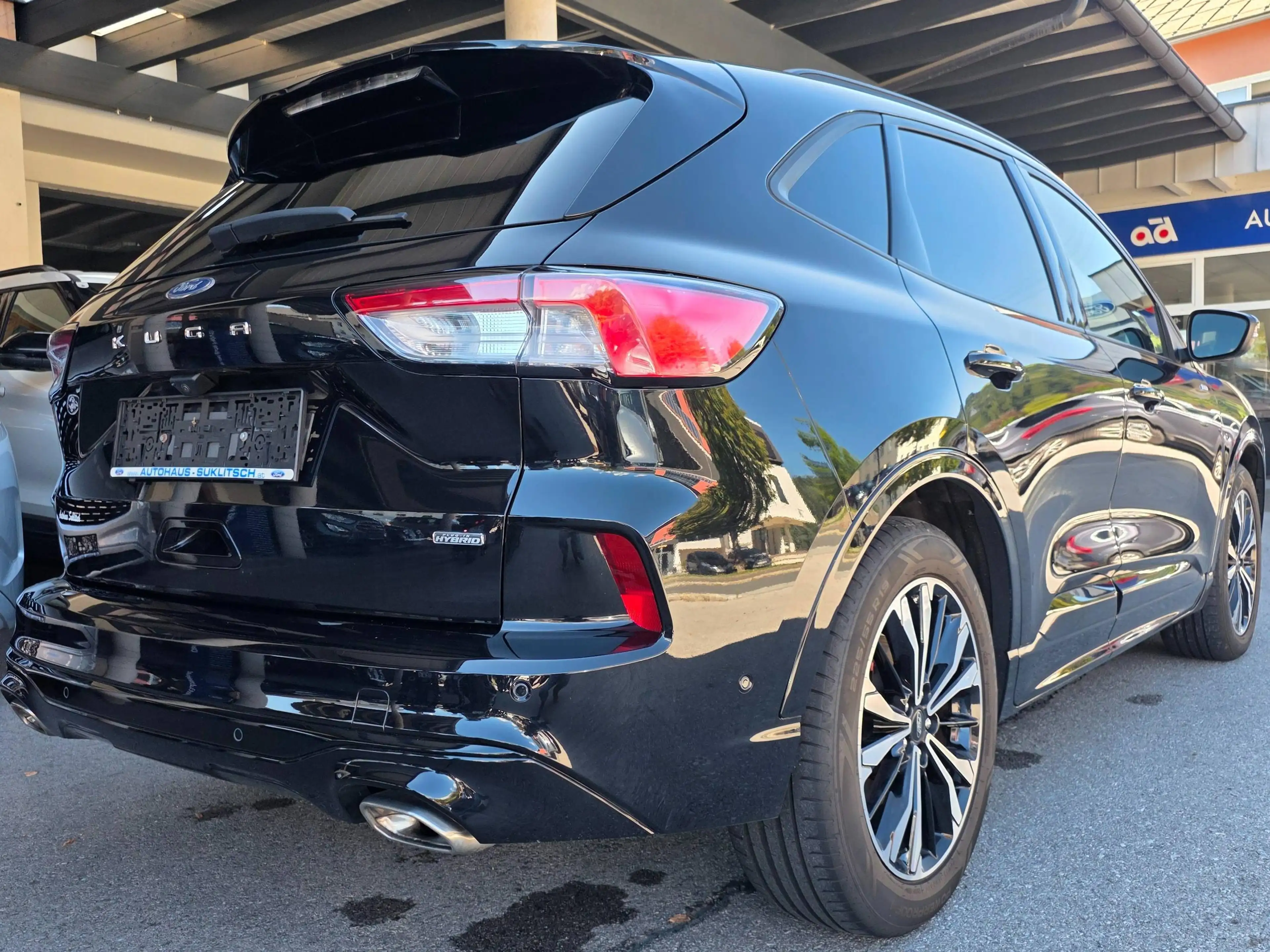 Ford Kuga Plug-In Hybrid ST-Line X — photo 3