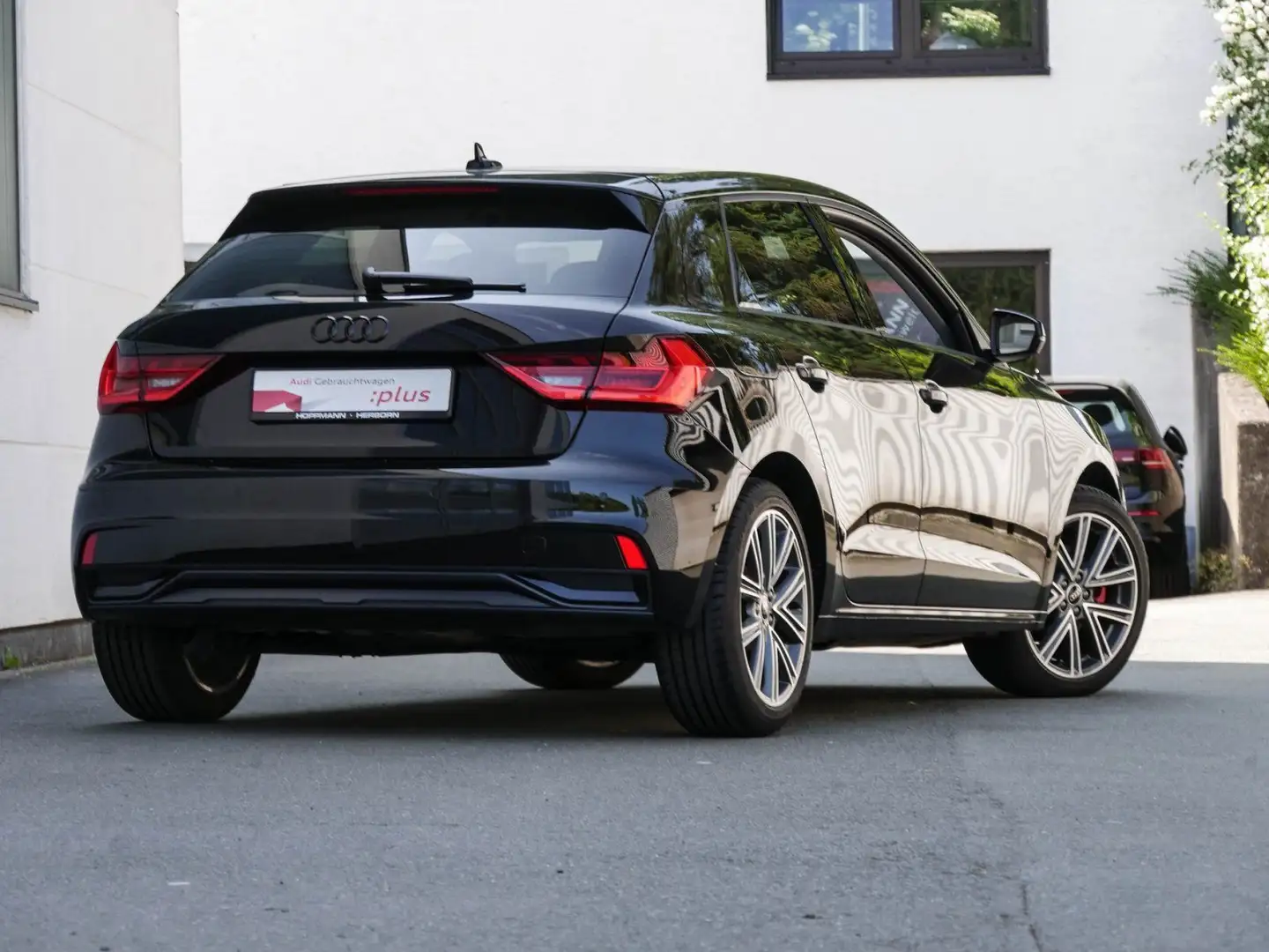 Audi A1 nza 25 TFSI advanced LED Virtual Sm Zwart - 2