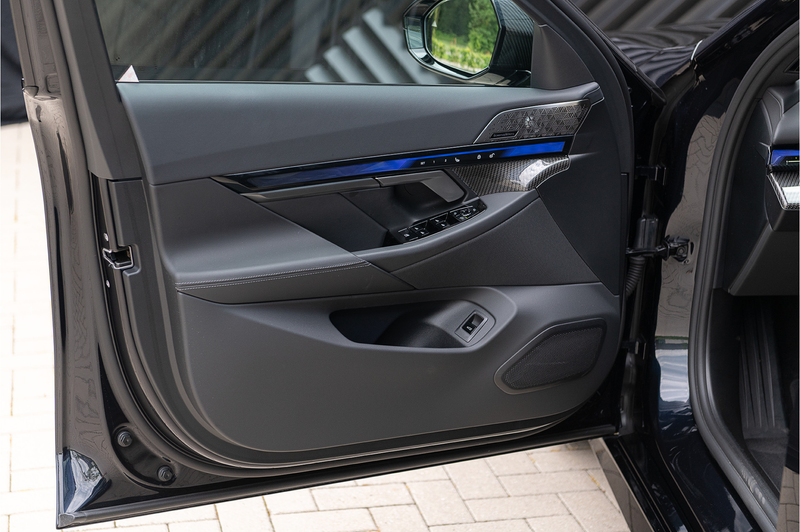 BMW 550 5-serie Touring 550e xDrive M-Sport Pro ACC M Stoe — photo 49