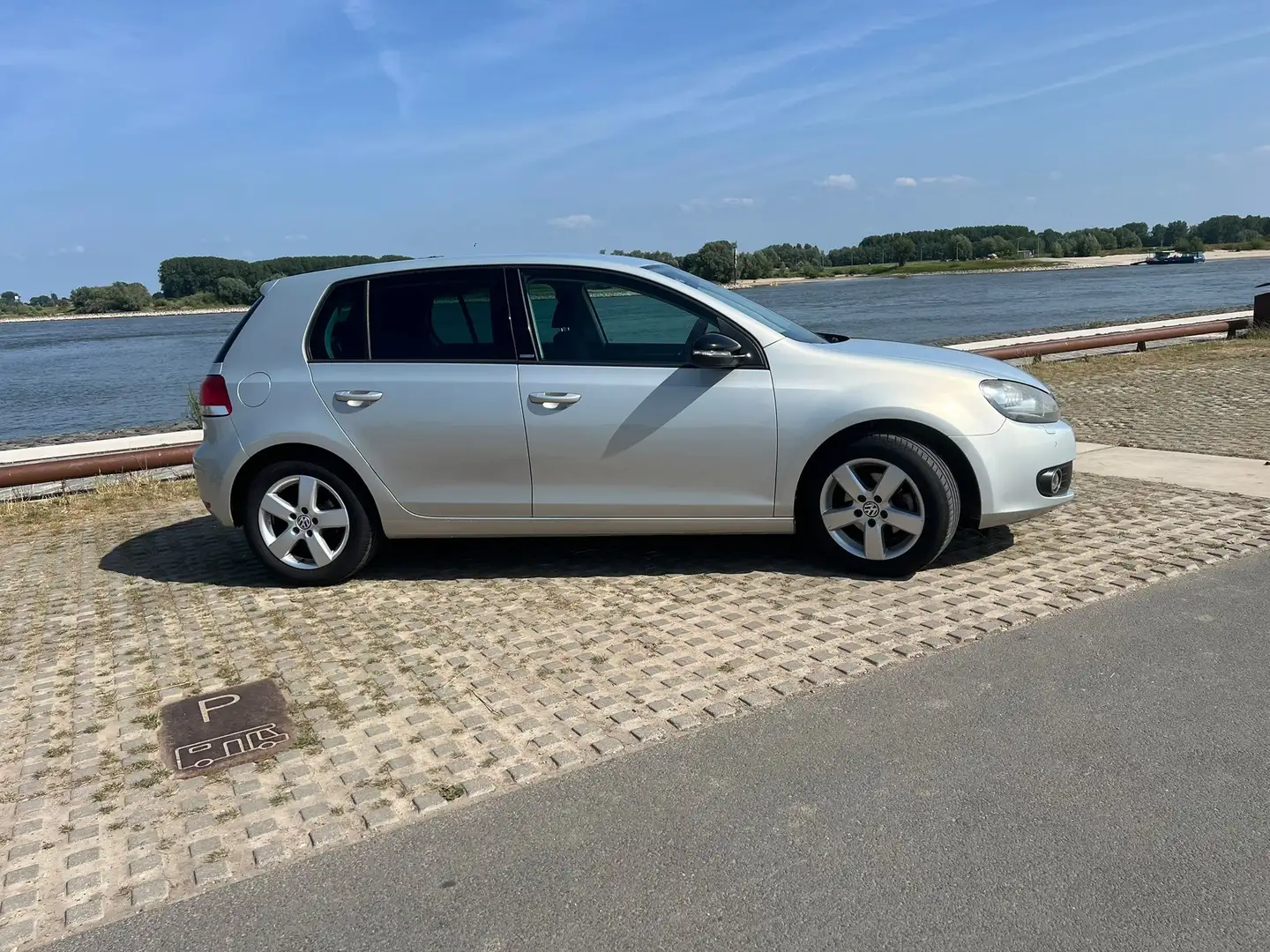 Volkswagen Golf Golf 1.2 TSI Trendline Grijs - 2
