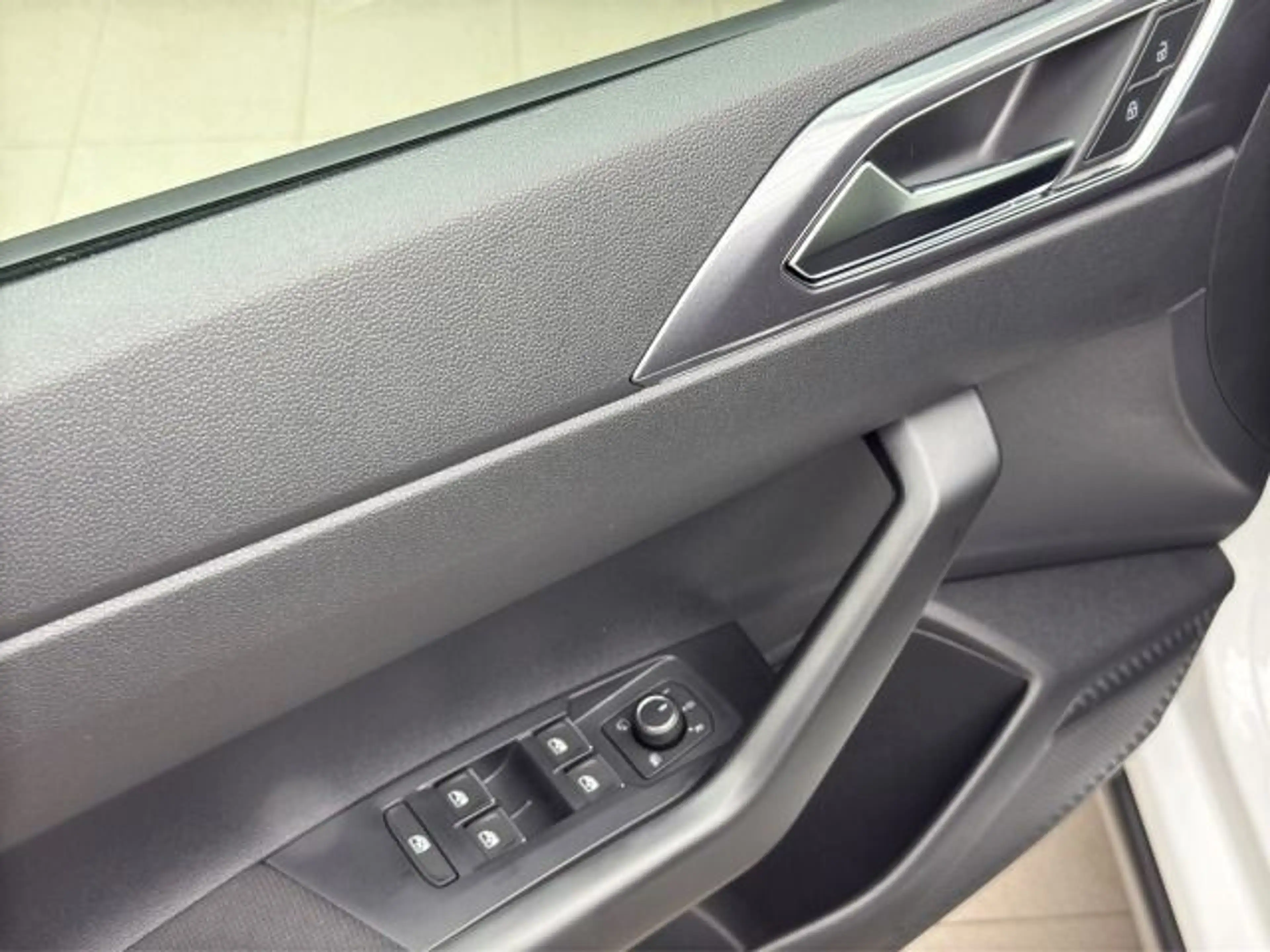 Volkswagen Taigo 1.5 TSI DSG STYLE REAR VIEW NAVI AHK GJR I — photo 8