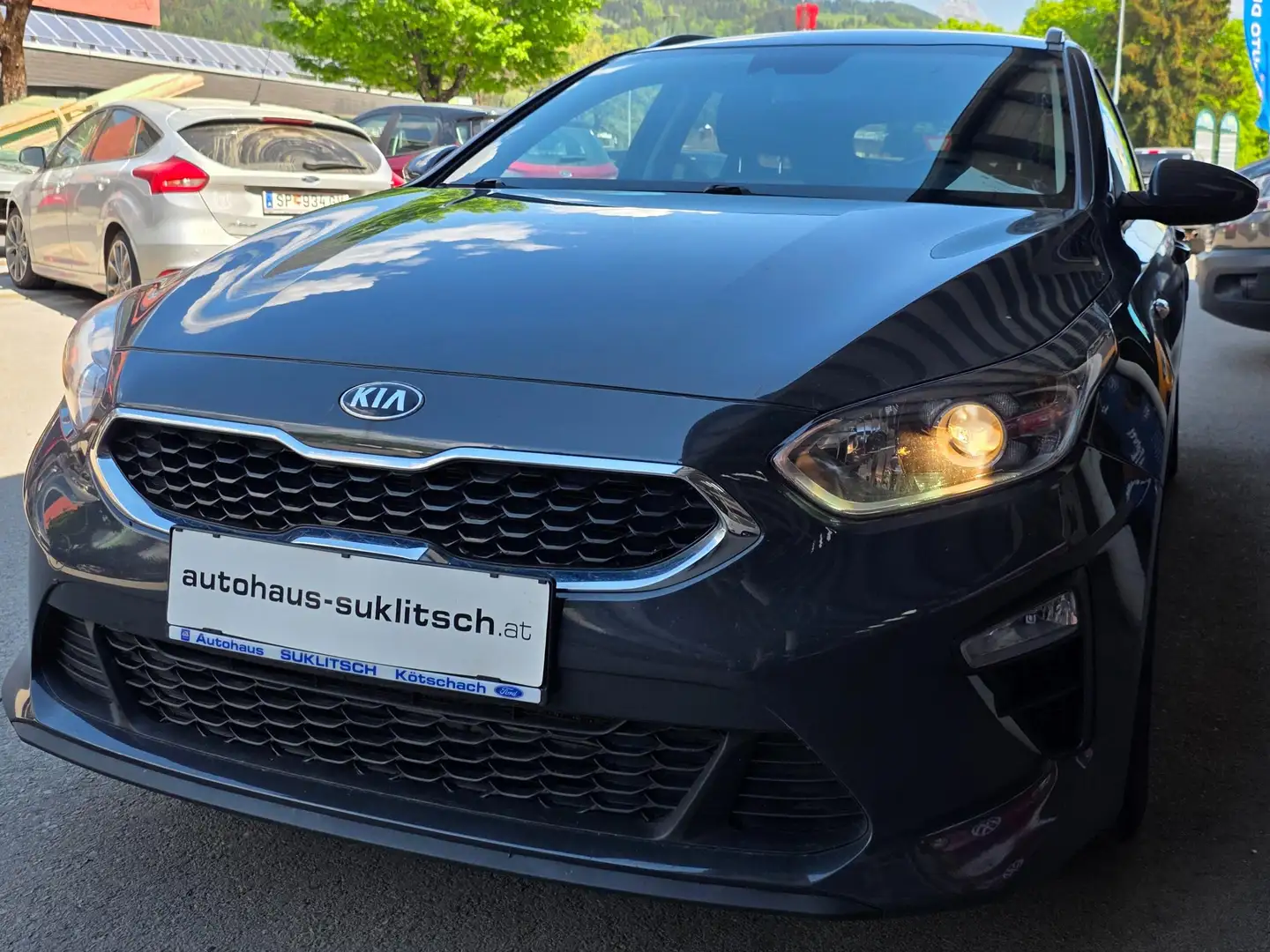 Kia Ceed SW / cee'd SW Attract Grau - 1