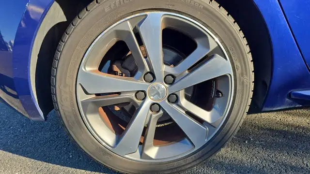 Peugeot 308 view 16