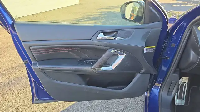 Peugeot 308 view 7