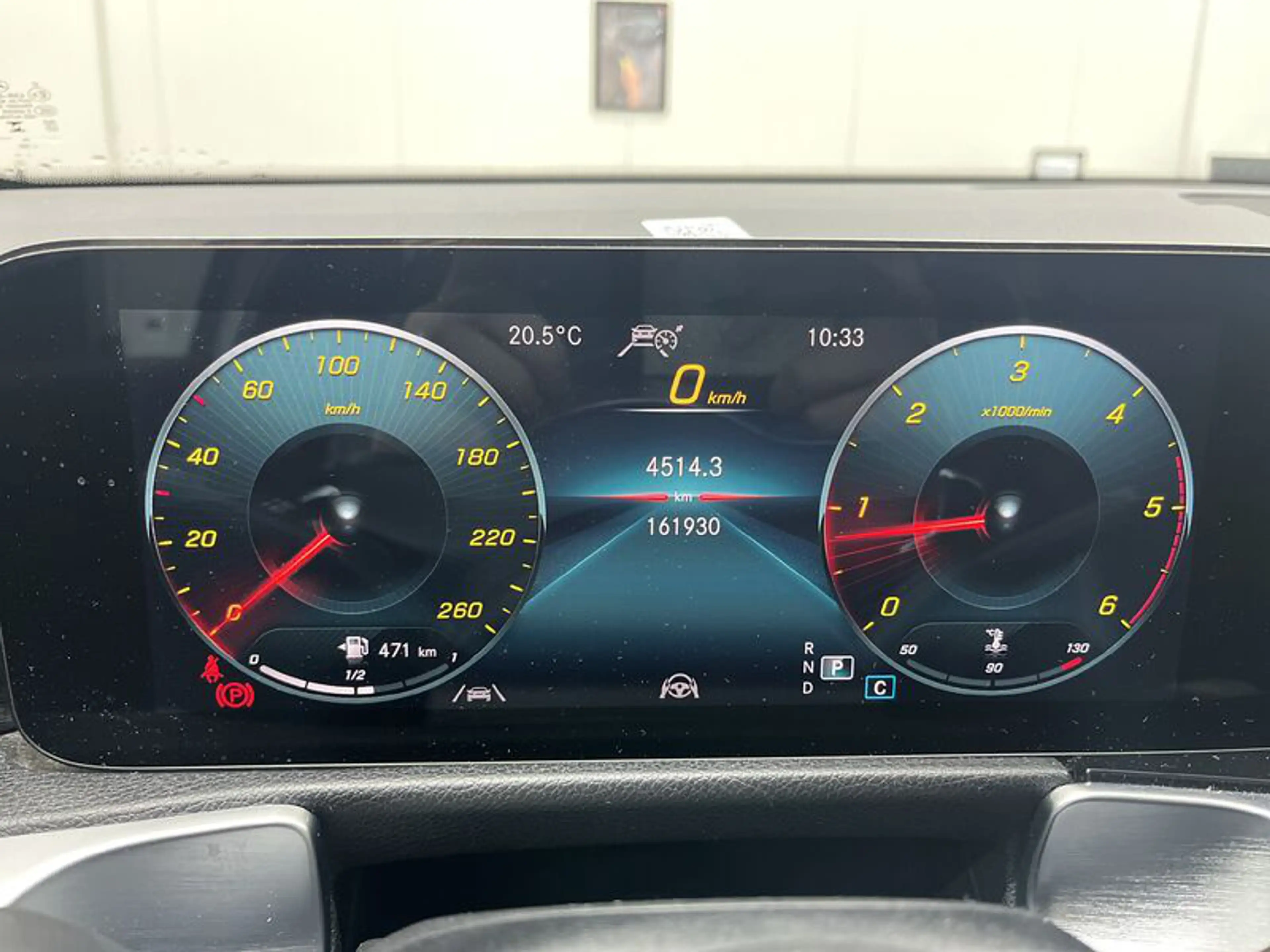 Mercedes-Benz GLB 220 NAVI LED RADIO TEMPO PANO SHZ GSD VC AHK KAMERA ACC SOUND MB-LED — photo 6