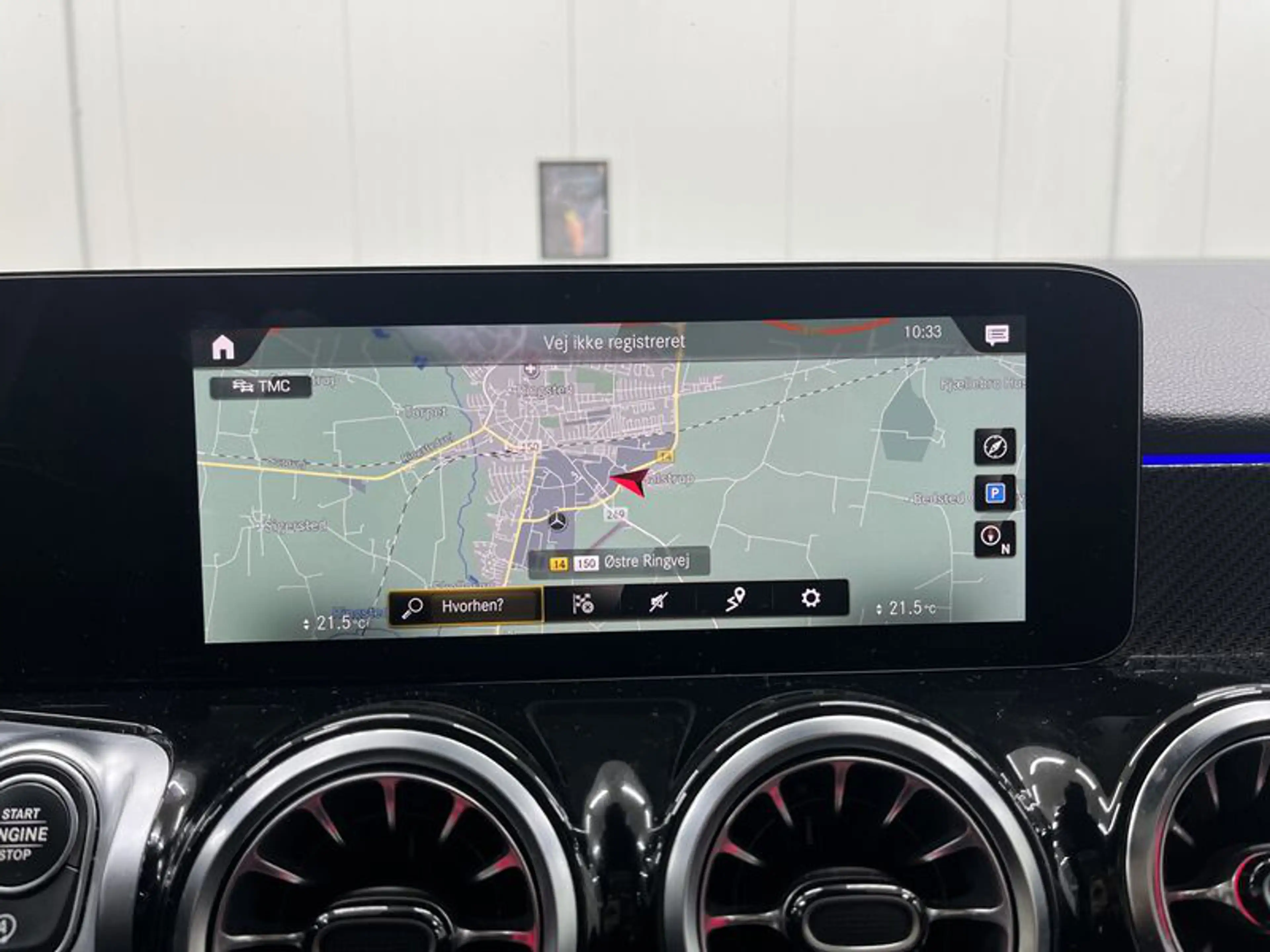 Mercedes-Benz GLB 220 NAVI LED RADIO TEMPO PANO SHZ GSD VC AHK KAMERA ACC SOUND MB-LED — photo 7