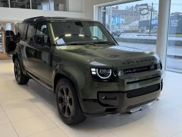 Land Rover Defender D200 AWD Auto X-Dynamic SE