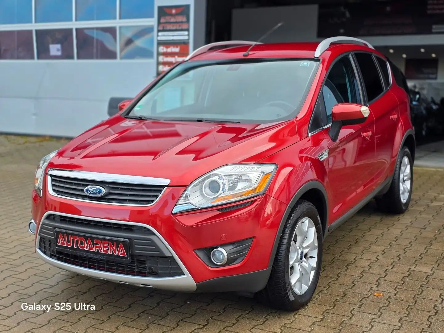 Ford Kuga Titanium 2.0|Bi-XENON|AHK|4x4|NAVI|LEDER Rouge - 2