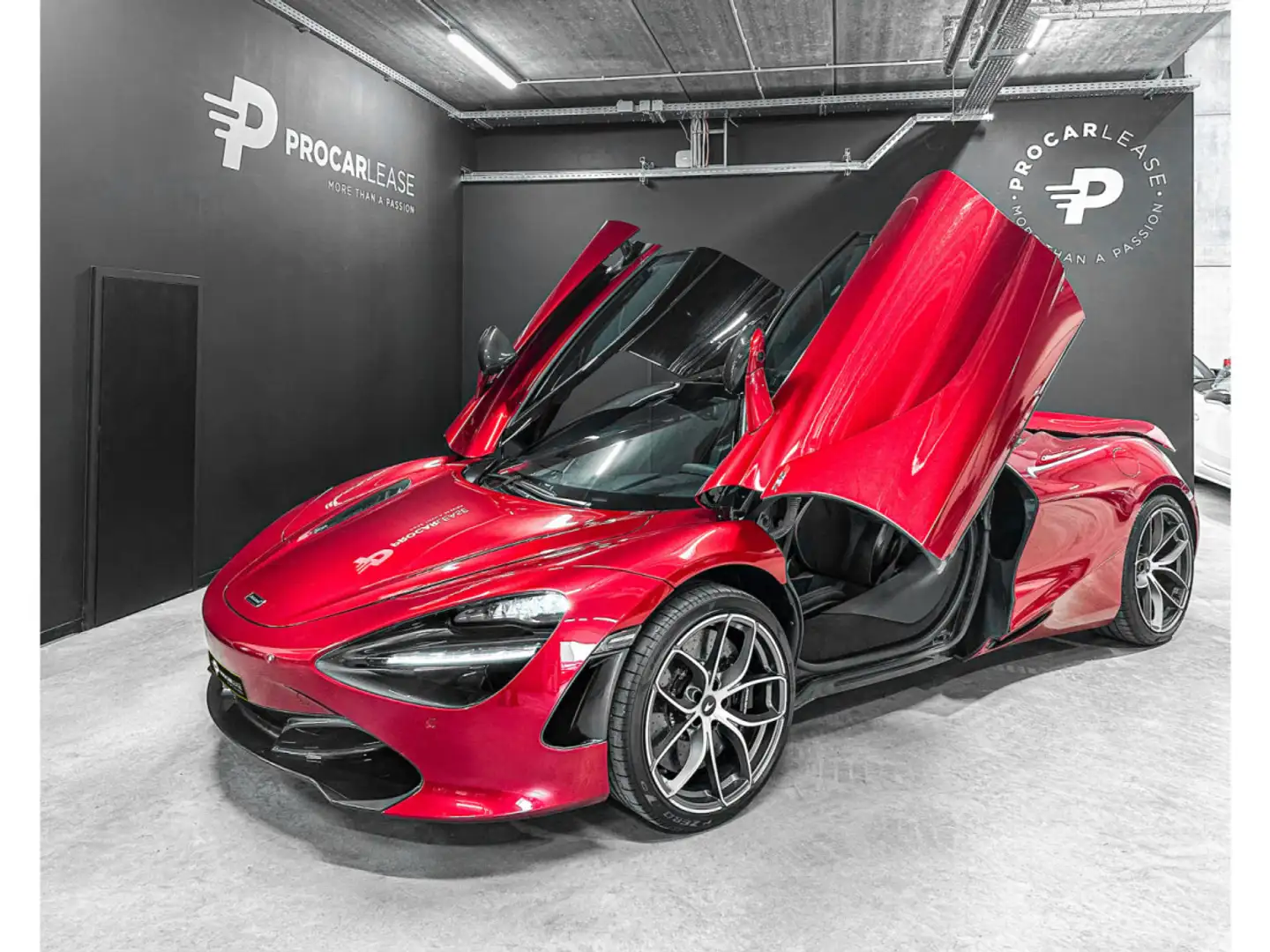 McLaren 720S PERFORMANCE / LIFT Red - 1