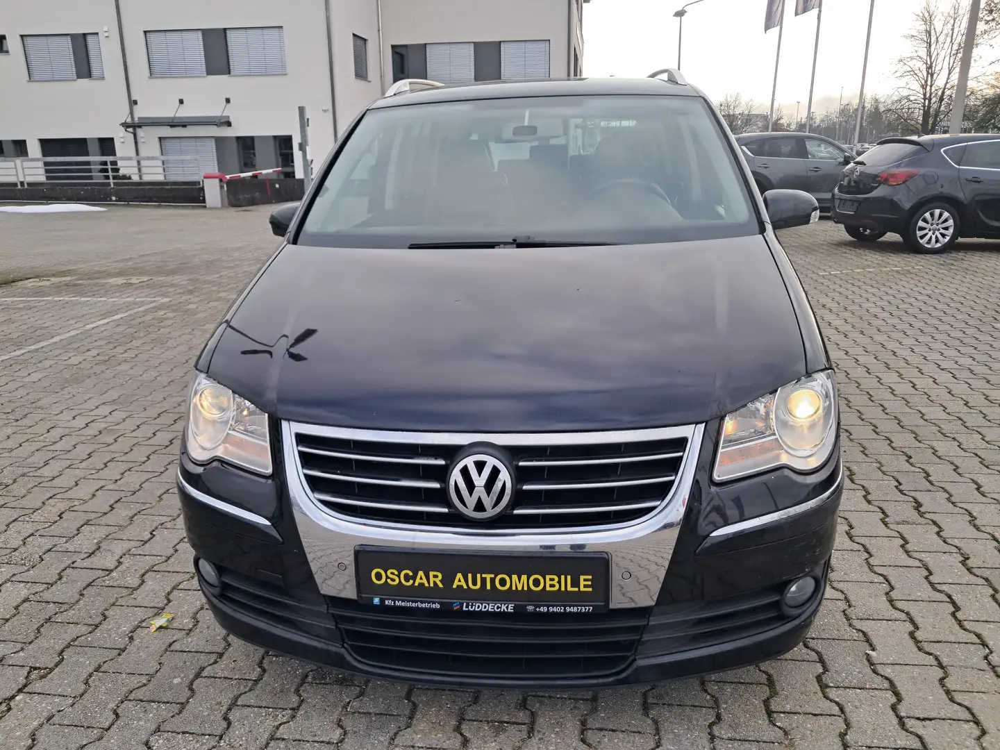 Volkswagen Touran Highline-7 sitzer-Vollleder-Automatik- Schwarz - 1